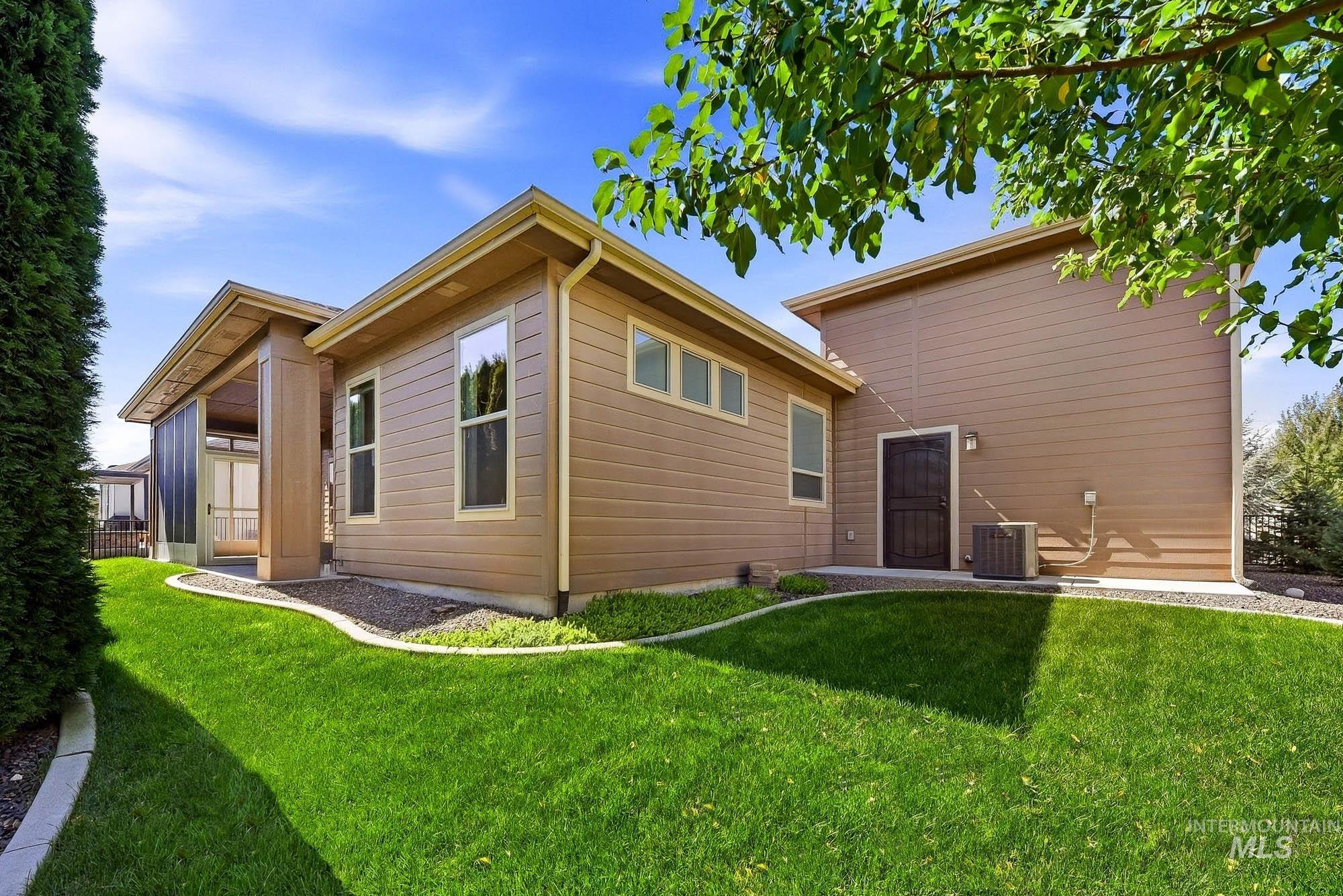 2172 N Fire Opal Ave, Kuna, Idaho 83634, 3 Bedrooms, 2 Bathrooms, Residential For Sale, Price $634,900,MLS 99001405