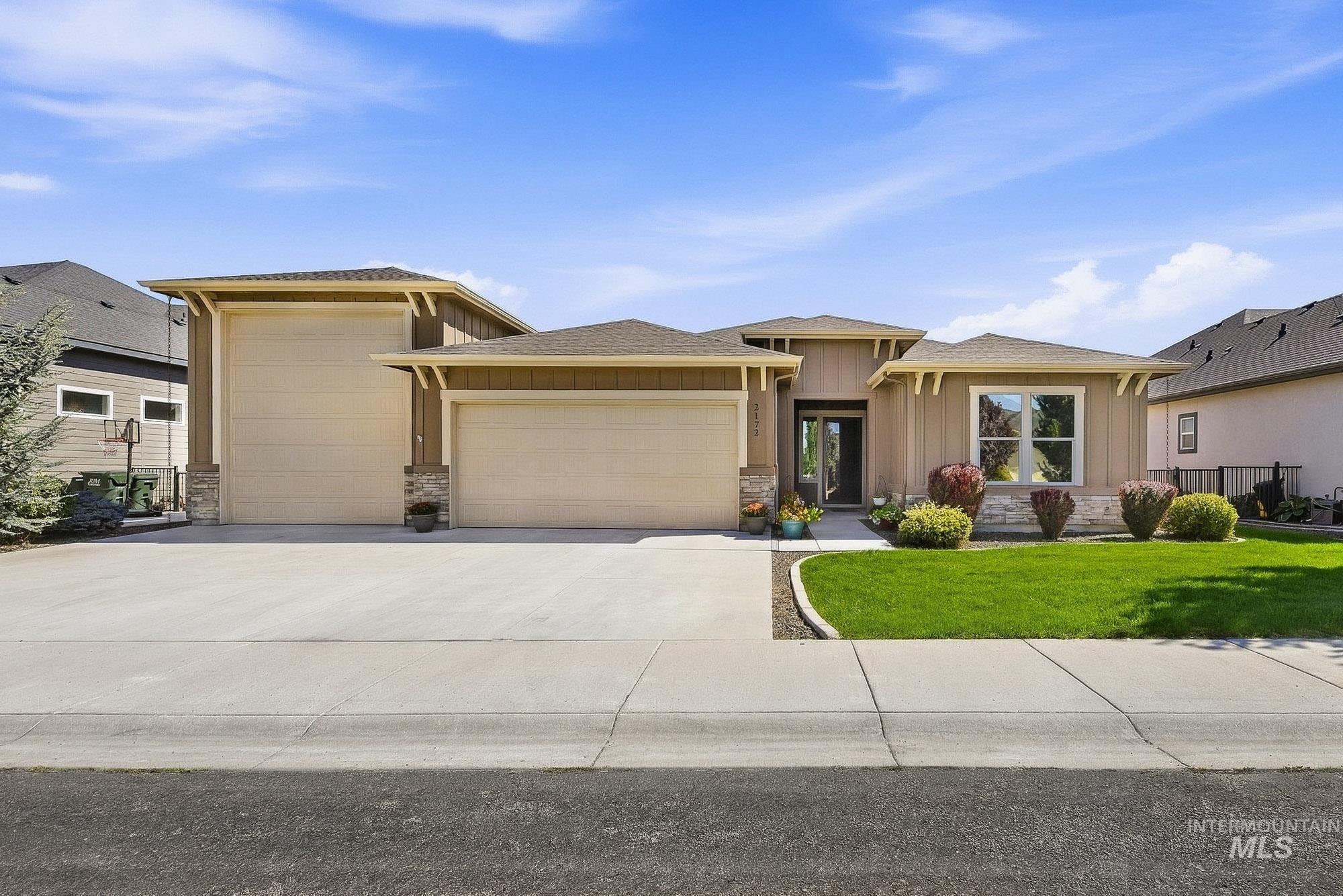 2172 N Fire Opal Ave, Kuna, Idaho 83634, 3 Bedrooms, 2 Bathrooms, Residential For Sale, Price $634,900,MLS 99001405