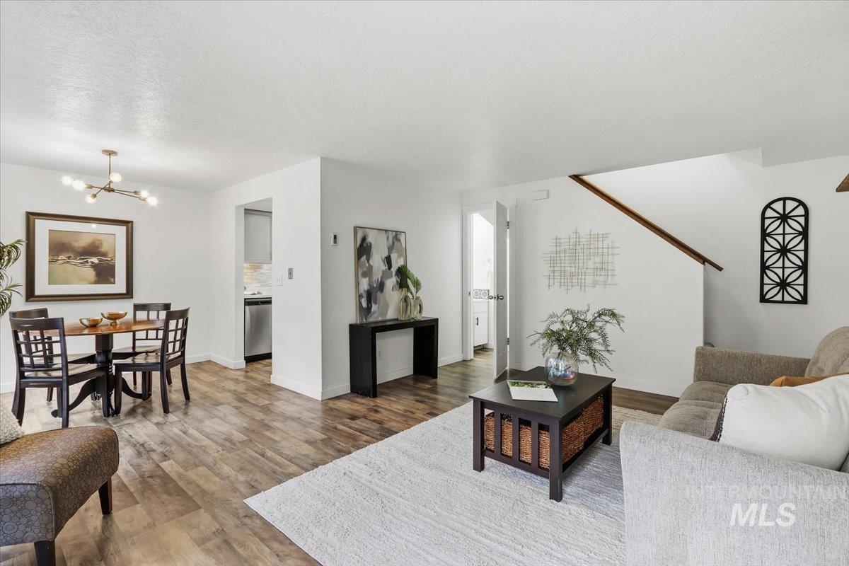 759 Meadows Dr #3, Twin Falls, Idaho 83301, 2 Bedrooms, 1.5 Bathrooms, Residential For Sale, Price $209,900, 99001406