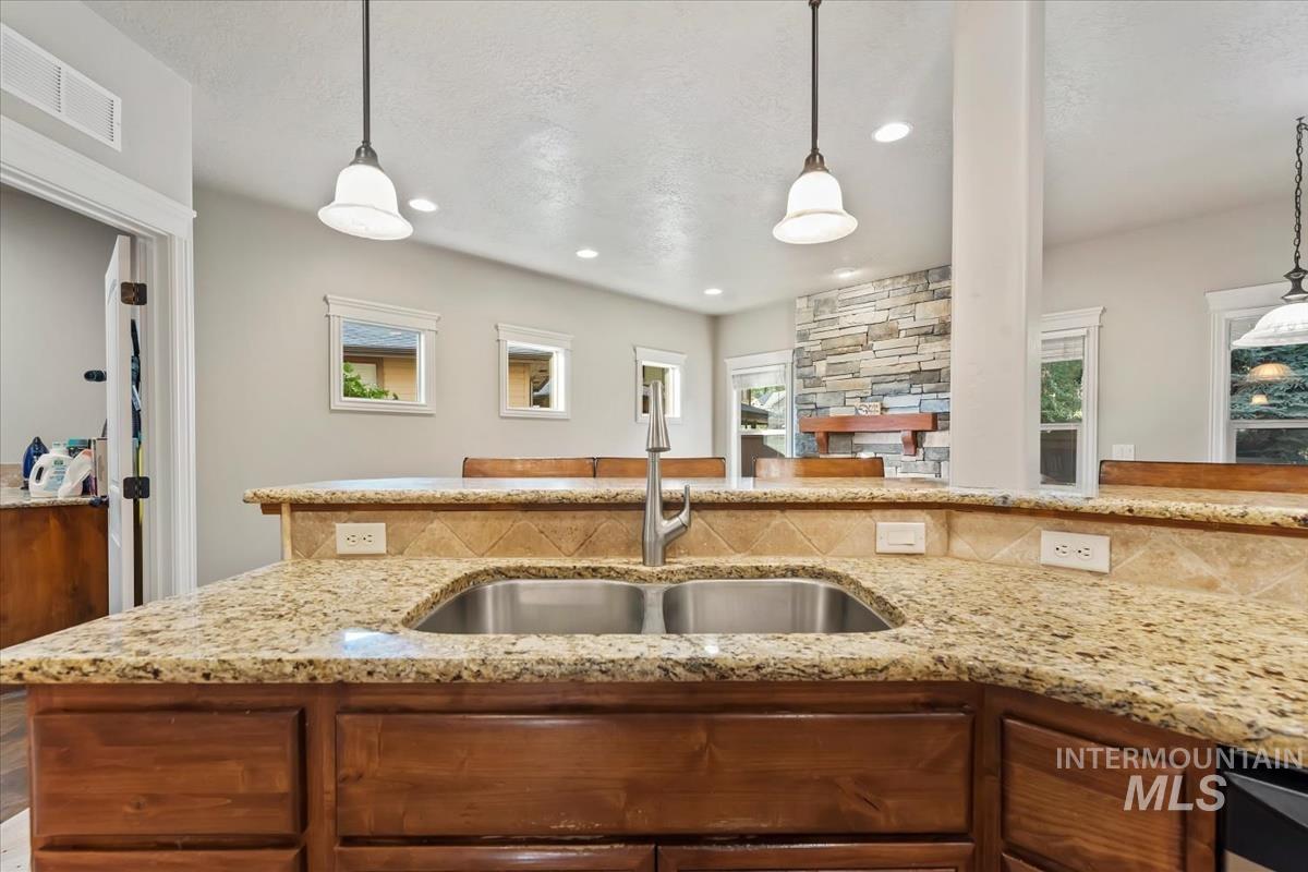 5897 N Maximus Way, Meridian, Idaho 83646, 5 Bedrooms, 2.5 Bathrooms, Residential For Sale, Price $800,000, 99001408