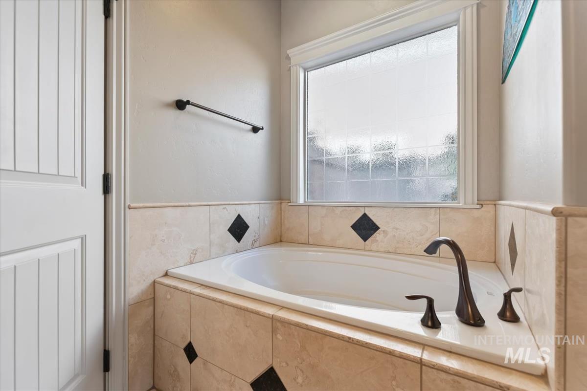 5897 N Maximus Way, Meridian, Idaho 83646, 5 Bedrooms, 2.5 Bathrooms, Residential For Sale, Price $800,000, 99001408