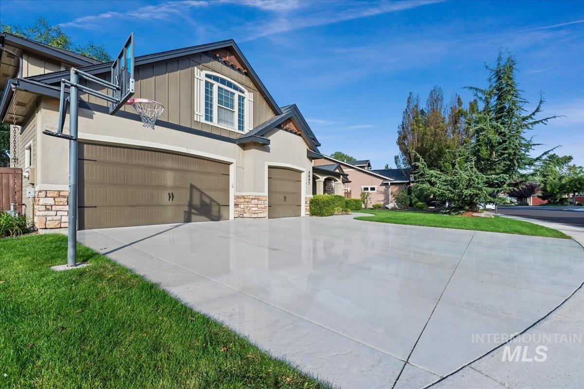 5897 N Maximus Way, Meridian, Idaho 83646, 5 Bedrooms, 2.5 Bathrooms, Residential For Sale, Price $800,000, 99001408