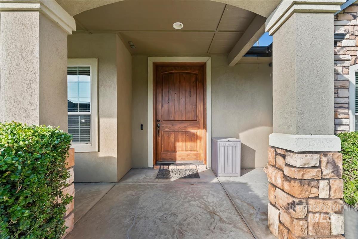 5897 N Maximus Way, Meridian, Idaho 83646, 5 Bedrooms, 2.5 Bathrooms, Residential For Sale, Price $800,000, 99001408