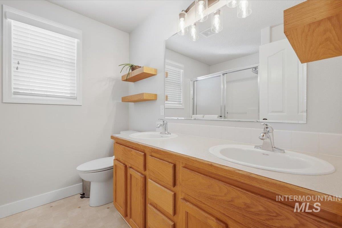 7515 E Nottingham, Nampa, Idaho 83687, 4 Bedrooms, 3 Bathrooms, Residential For Sale, Price $505,000,MLS 99001419