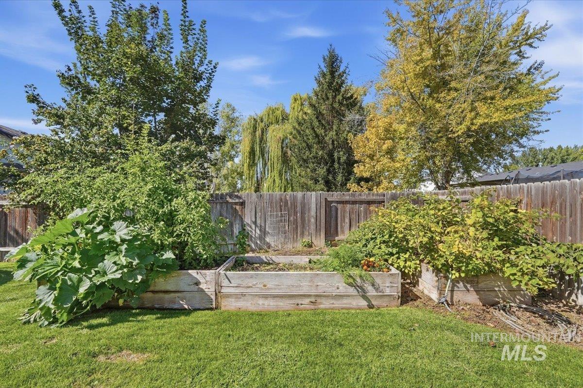 7515 E Nottingham, Nampa, Idaho 83687, 4 Bedrooms, 3 Bathrooms, Residential For Sale, Price $505,000,MLS 99001419