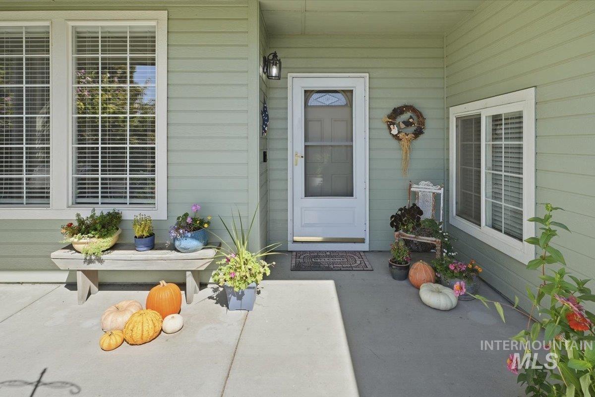 7515 E Nottingham, Nampa, Idaho 83687, 4 Bedrooms, 3 Bathrooms, Residential For Sale, Price $505,000,MLS 99001419