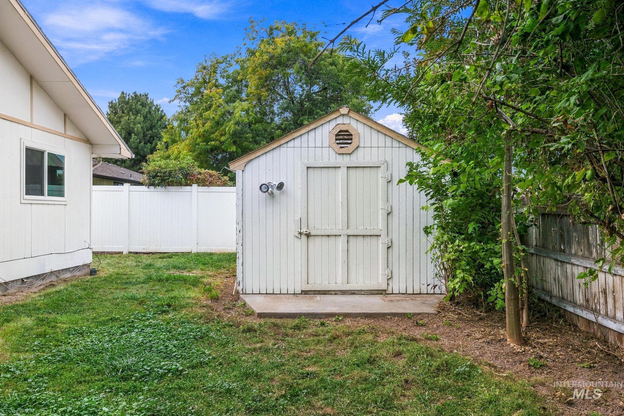 212 Hilldrop St, Caldwell, Idaho 83605, 3 Bedrooms, 2 Bathrooms, Residential For Sale, Price $449,900, 99001421