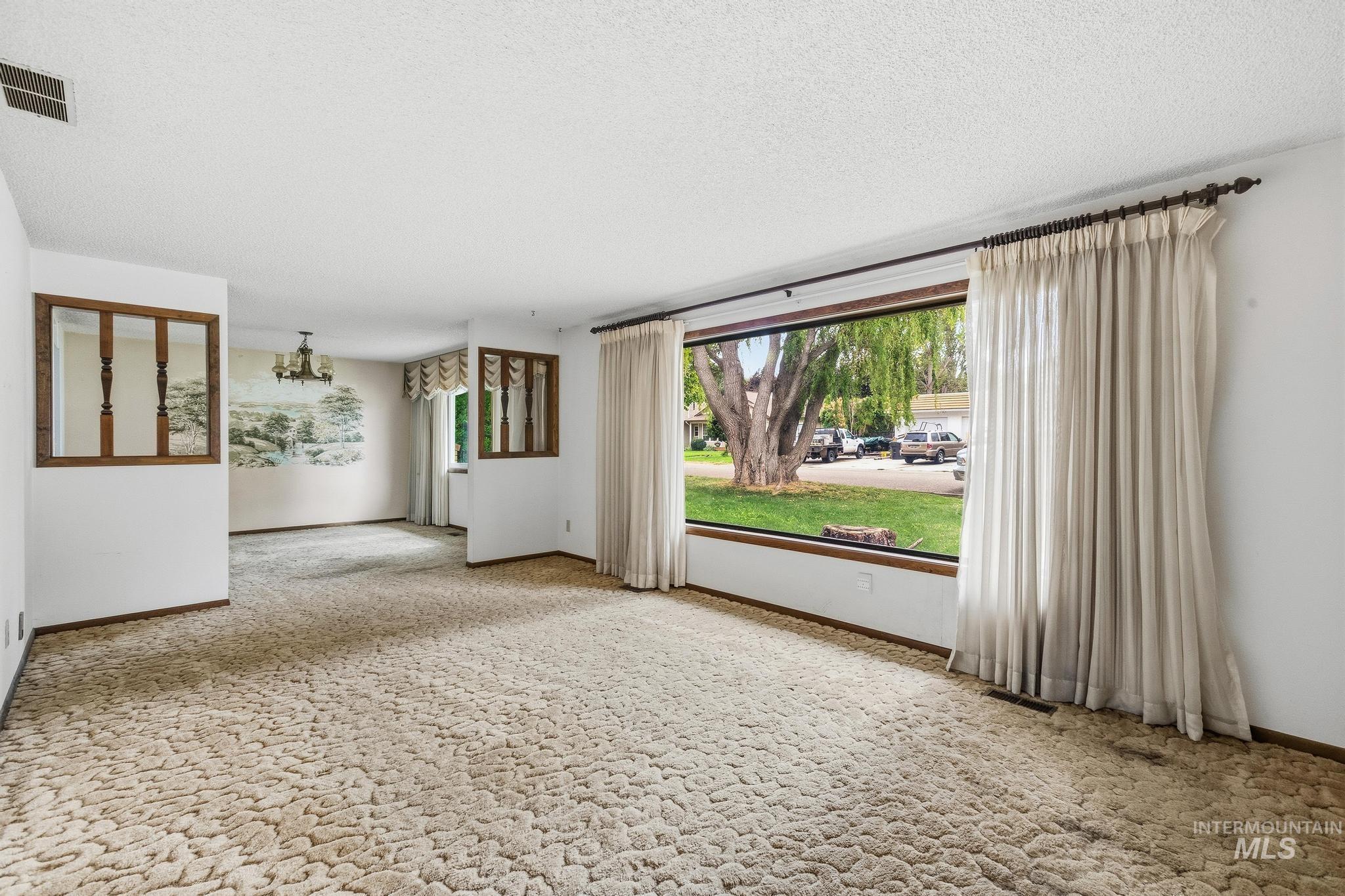 212 Hilldrop St, Caldwell, Idaho 83605, 3 Bedrooms, 2 Bathrooms, Residential For Sale, Price $449,900, 99001421