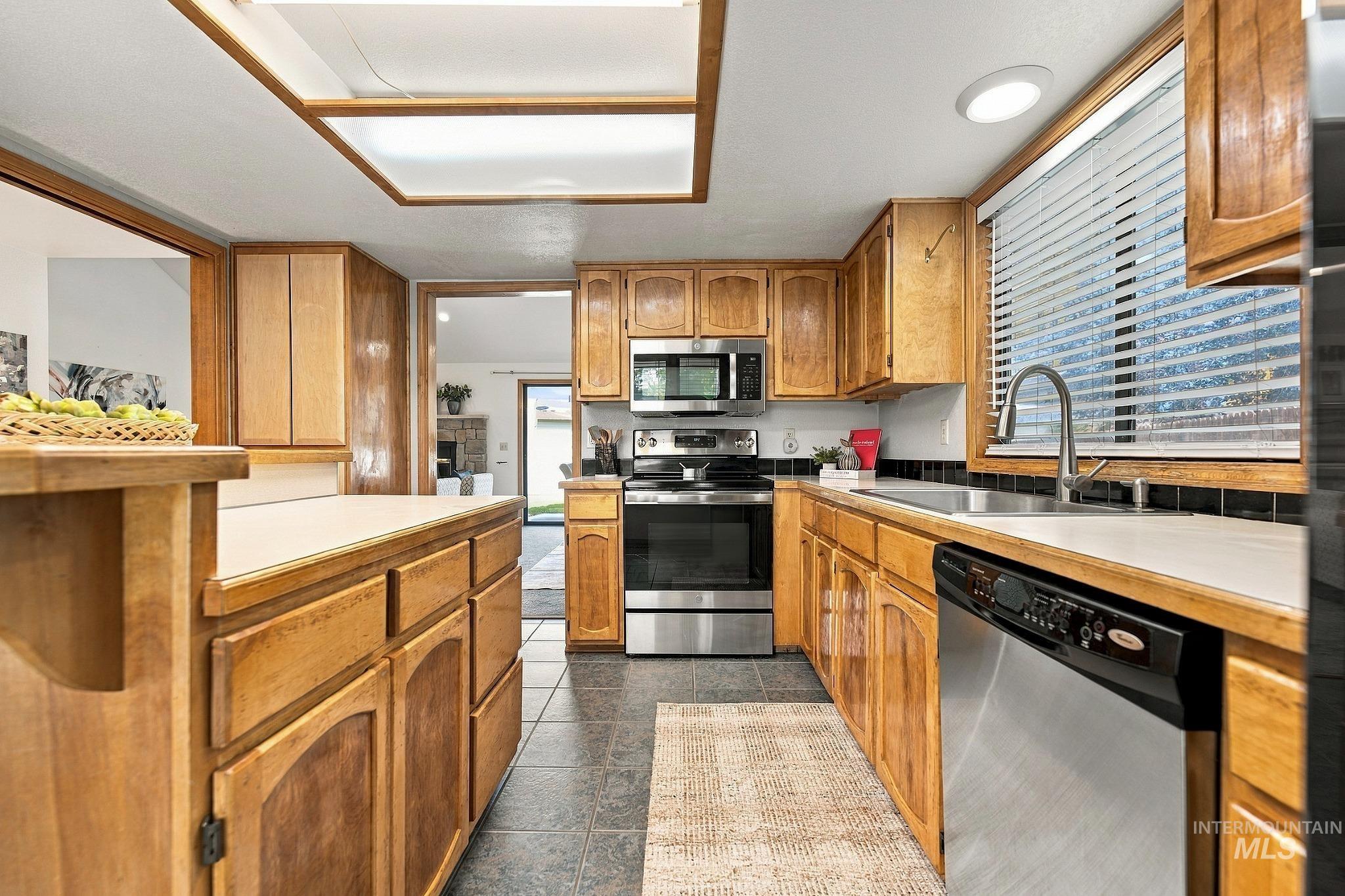 9622 W Glen Ellyn St., Boise, Idaho 83704, 2 Bedrooms, 2.5 Bathrooms, Residential For Sale, Price $417,000, 99001422