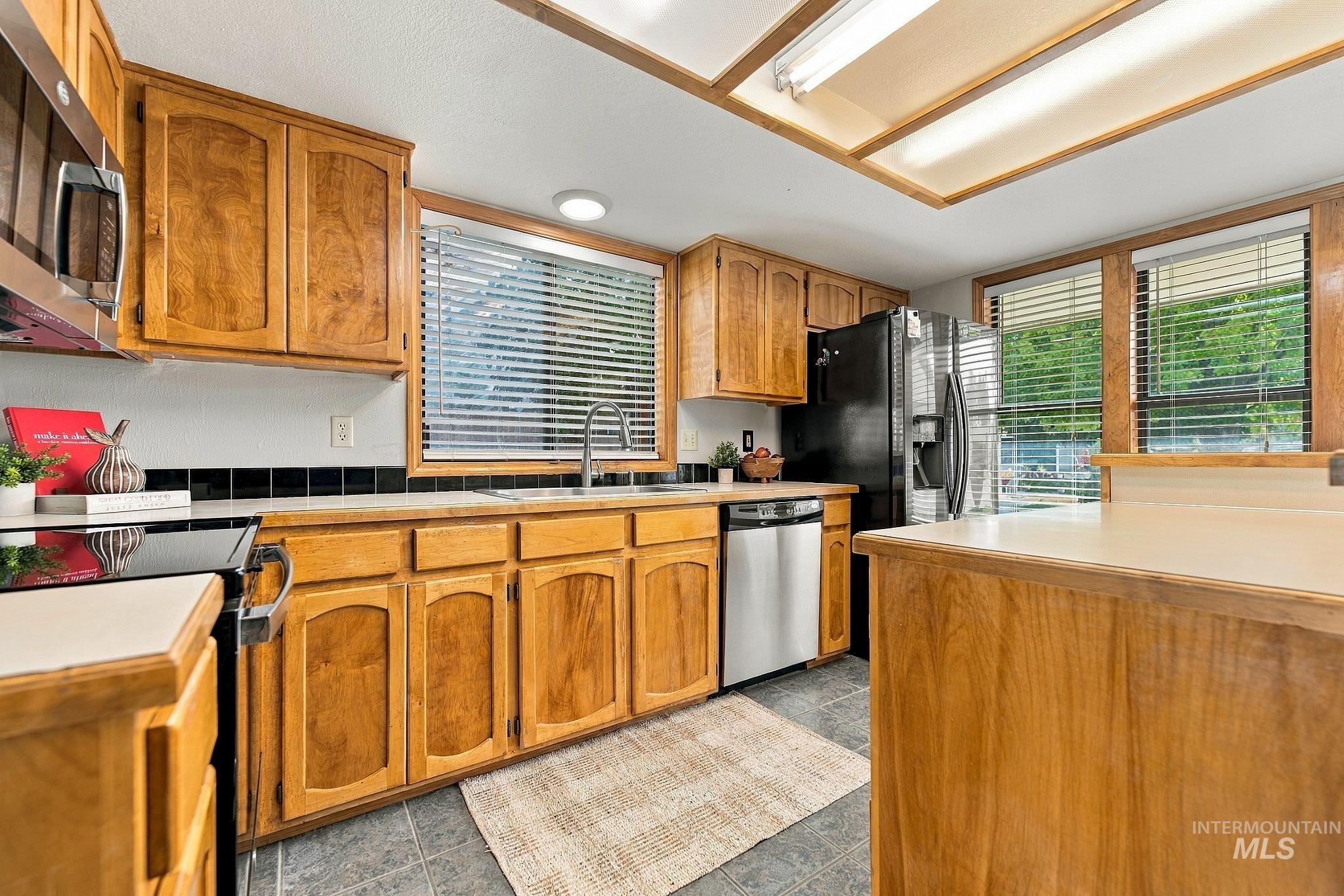 9622 W Glen Ellyn St., Boise, Idaho 83704, 2 Bedrooms, 2.5 Bathrooms, Residential For Sale, Price $417,000, 99001422