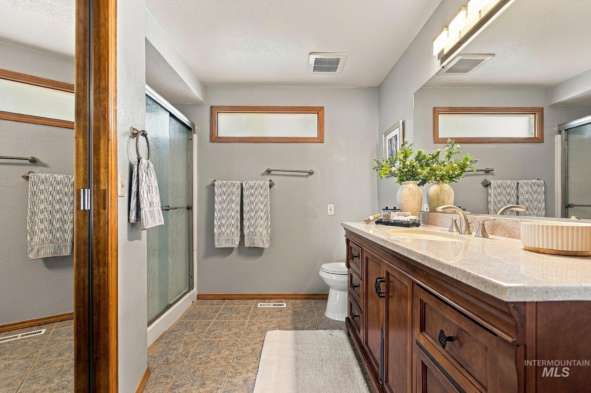 9622 W Glen Ellyn St., Boise, Idaho 83704, 2 Bedrooms, 2.5 Bathrooms, Residential For Sale, Price $417,000, 99001422
