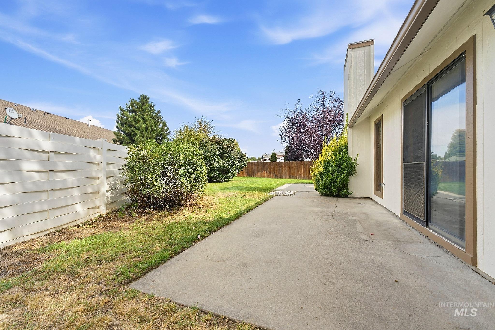 9622 W Glen Ellyn St., Boise, Idaho 83704, 2 Bedrooms, 2.5 Bathrooms, Residential For Sale, Price $417,000, 99001422