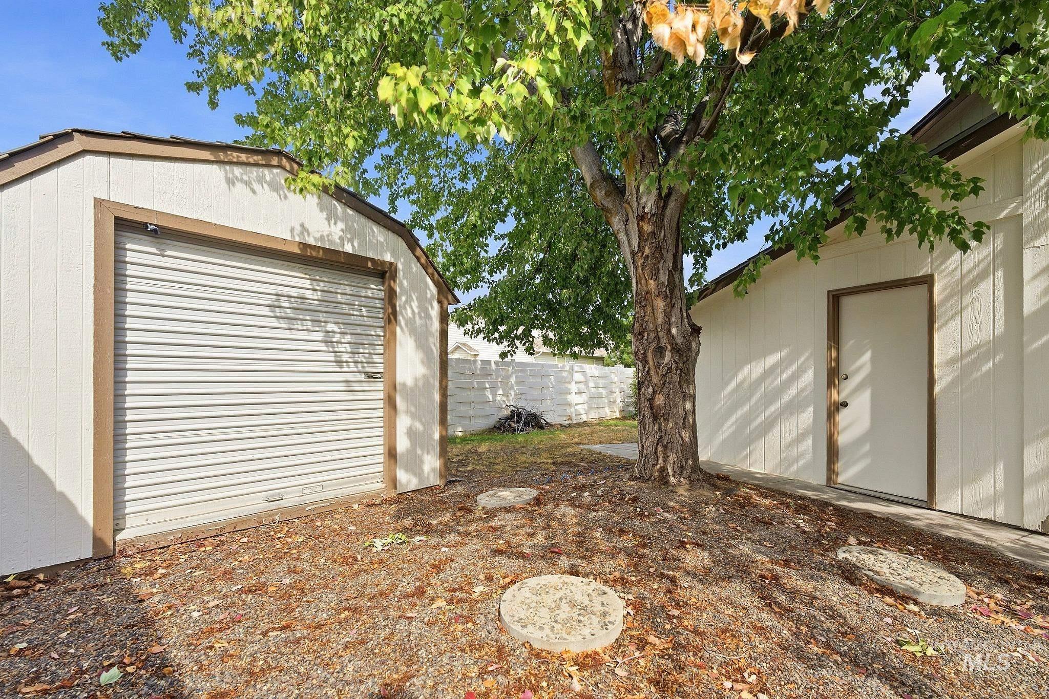 9622 W Glen Ellyn St., Boise, Idaho 83704, 2 Bedrooms, 2.5 Bathrooms, Residential For Sale, Price $417,000, 99001422