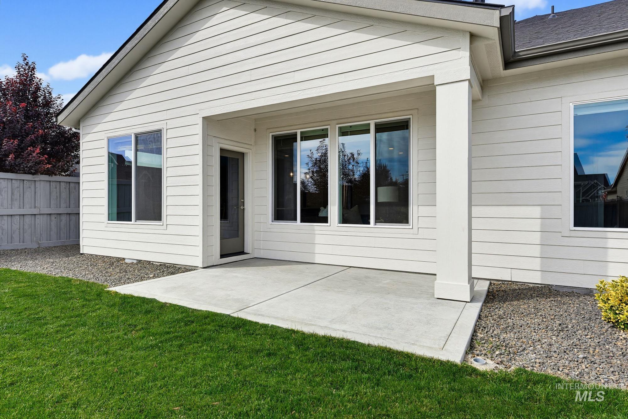 10455 Loneleaf Dr, Nampa, Idaho 83687, 3 Bedrooms, 2 Bathrooms, Residential For Sale, Price $515,000, 99001423