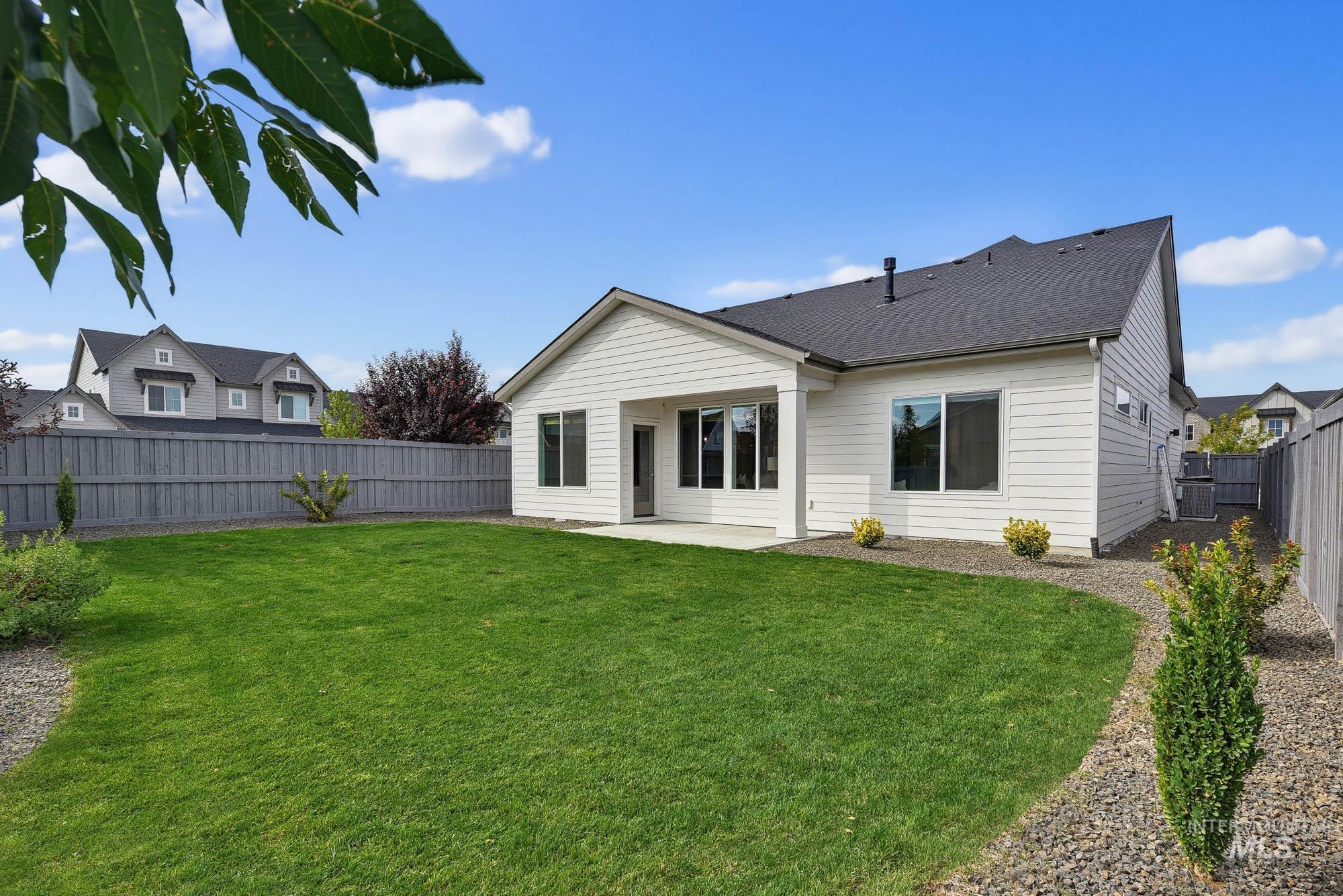 10455 Loneleaf Dr, Nampa, Idaho 83687, 3 Bedrooms, 2 Bathrooms, Residential For Sale, Price $515,000, 99001423
