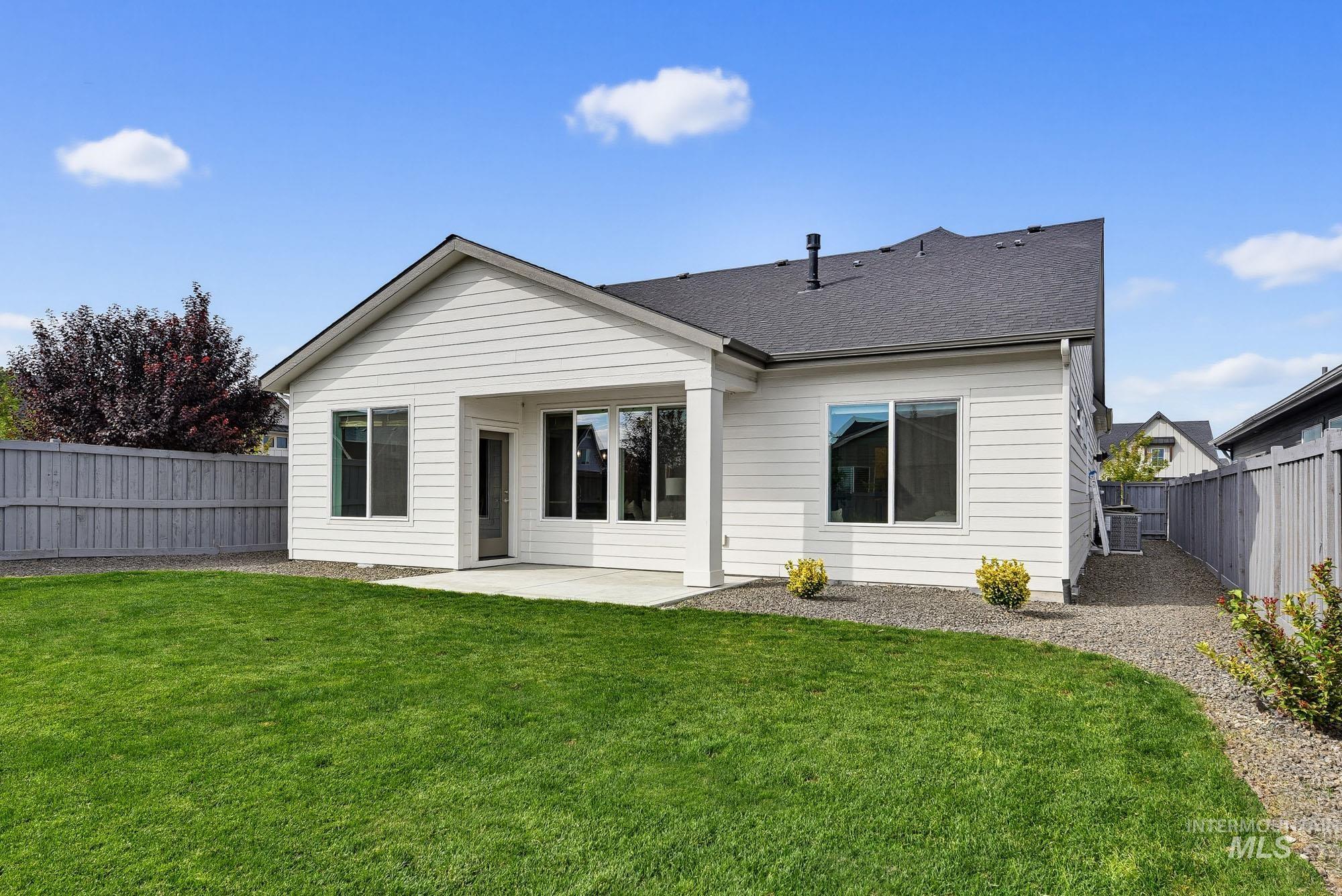 10455 Loneleaf Dr, Nampa, Idaho 83687, 3 Bedrooms, 2 Bathrooms, Residential For Sale, Price $515,000, 99001423