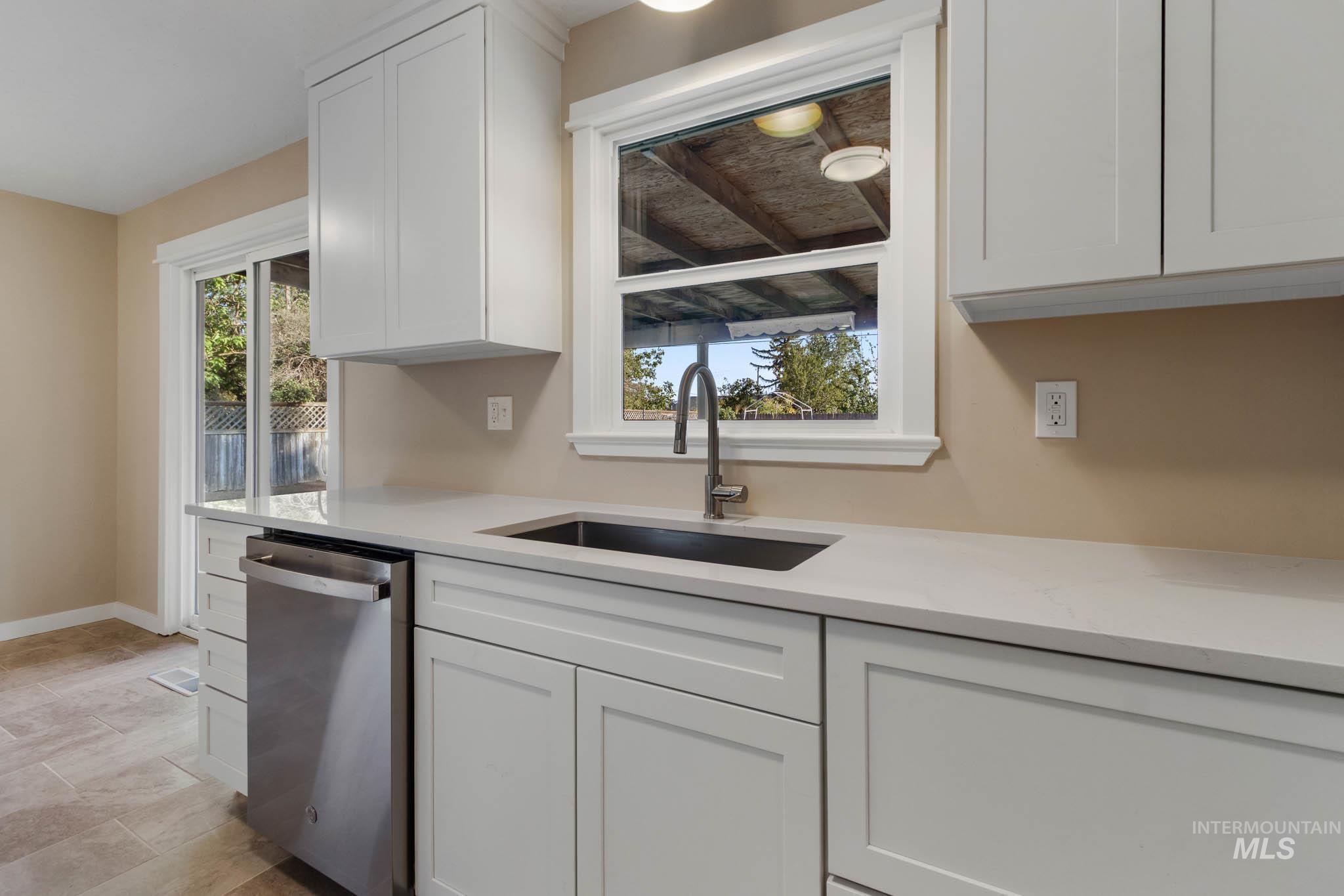 1905 W Bedford, Boise, Idaho 83705, 3 Bedrooms, 2 Bathrooms, Residential For Sale, Price $514,900, 99001427