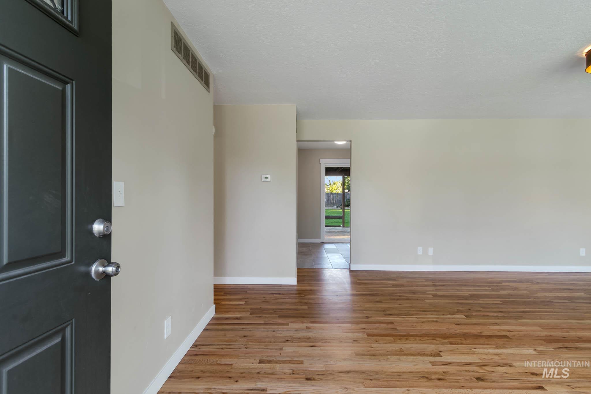 1905 W Bedford, Boise, Idaho 83705, 3 Bedrooms, 2 Bathrooms, Residential For Sale, Price $514,900, 99001427