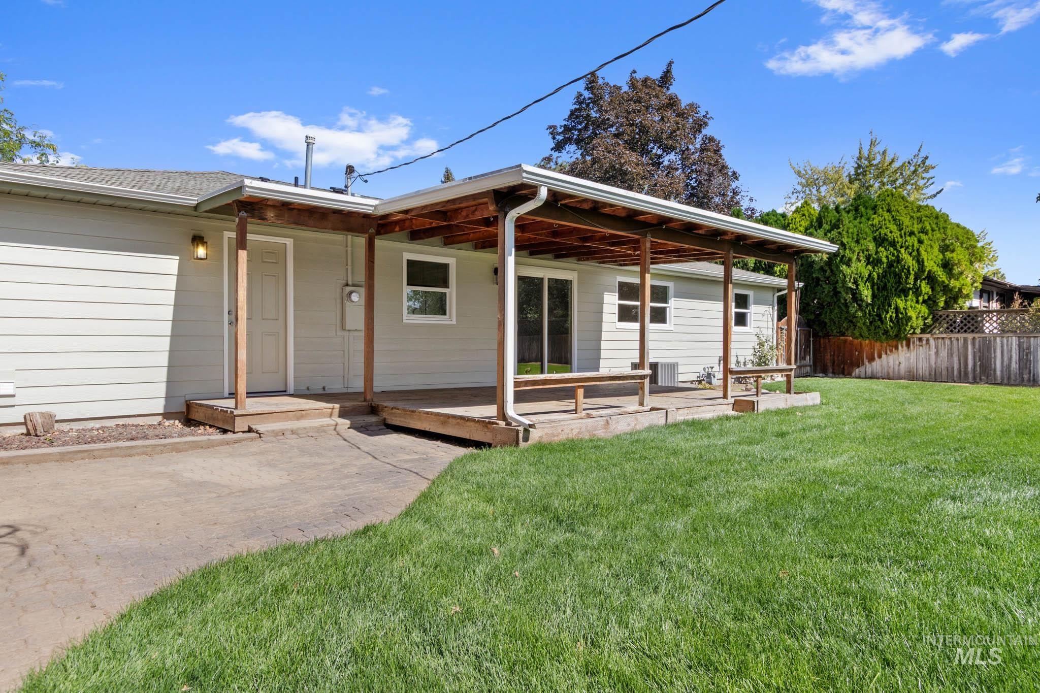 1905 W Bedford, Boise, Idaho 83705, 3 Bedrooms, 2 Bathrooms, Residential For Sale, Price $514,900, 99001427