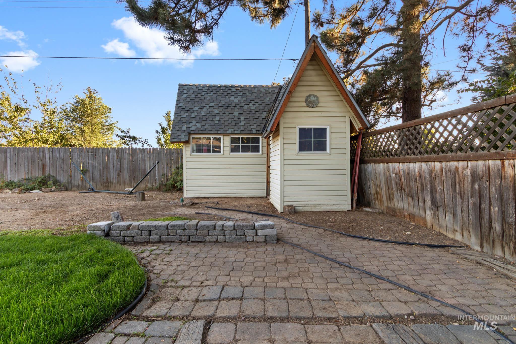 1905 W Bedford, Boise, Idaho 83705, 3 Bedrooms, 2 Bathrooms, Residential For Sale, Price $514,900, 99001427