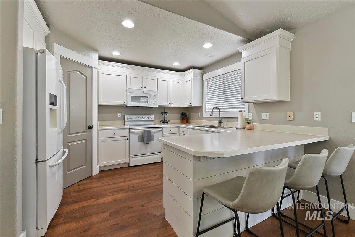 401 S Saddlerock Ave., Kuna, Idaho 83634, 4 Bedrooms, 3 Bathrooms, Residential For Sale, Price $445,000, 99001430