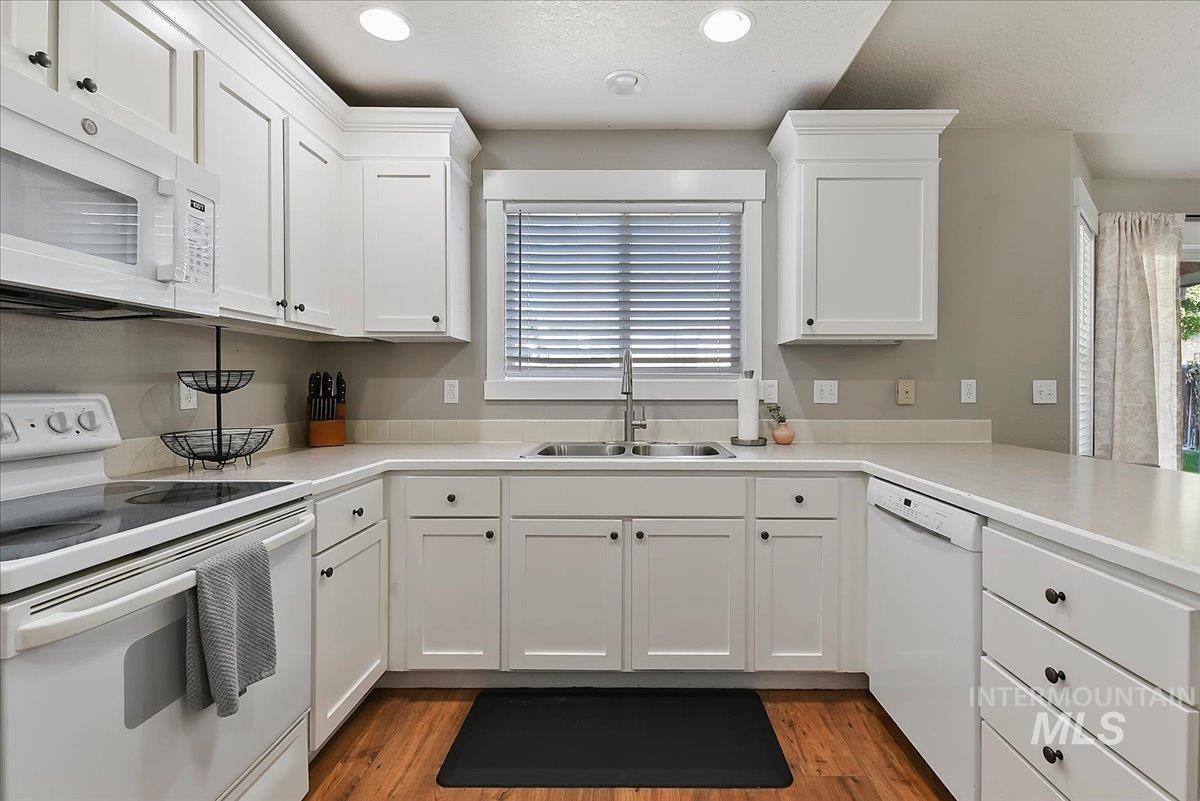 401 S Saddlerock Ave., Kuna, Idaho 83634, 4 Bedrooms, 3 Bathrooms, Residential For Sale, Price $445,000, 99001430