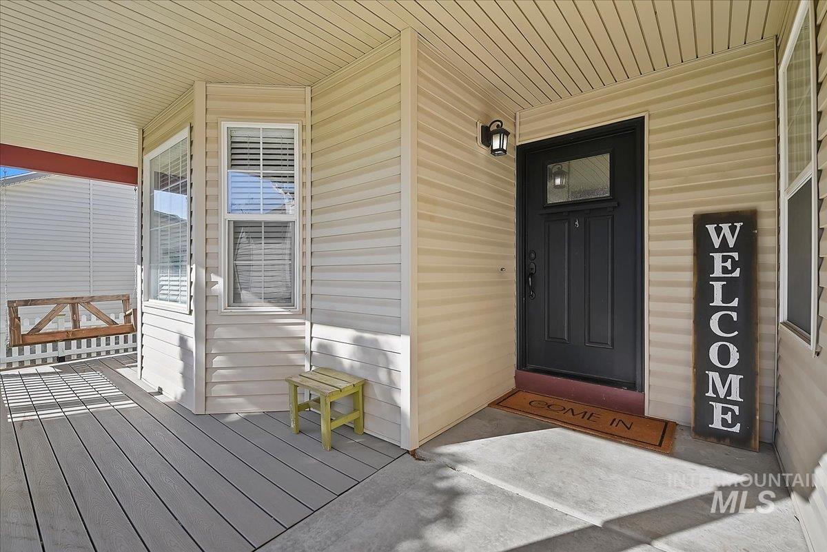 401 S Saddlerock Ave., Kuna, Idaho 83634, 4 Bedrooms, 3 Bathrooms, Residential For Sale, Price $445,000, 99001430
