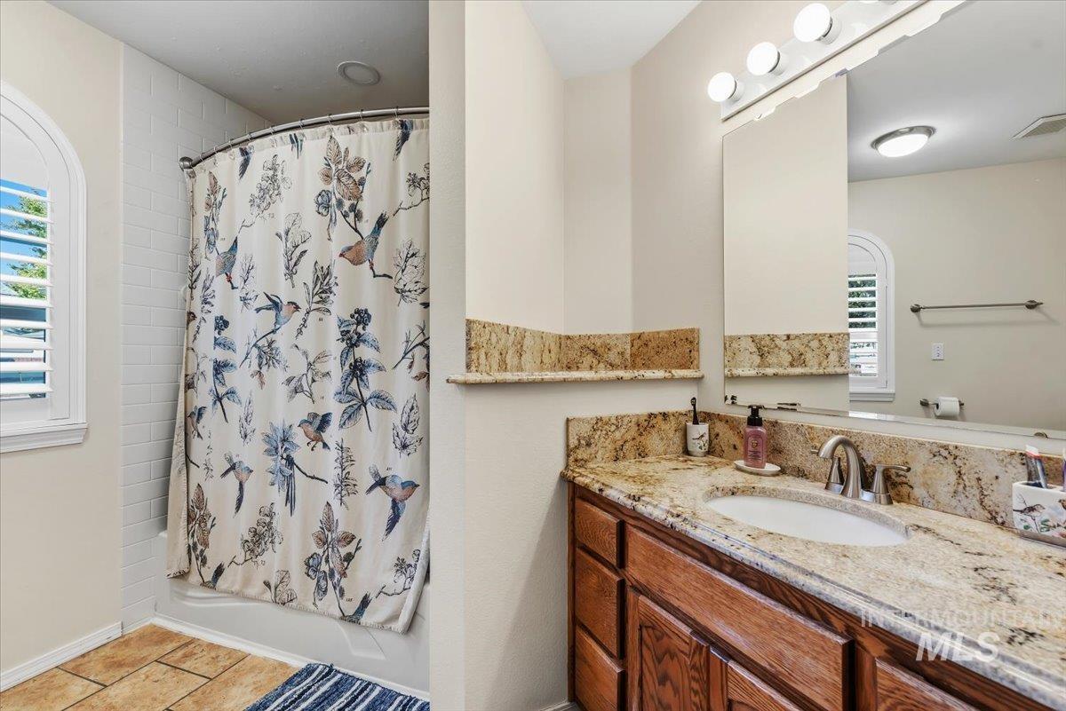 11855 W Dickens Dr, Boise, Idaho 83709, 3 Bedrooms, 2 Bathrooms, Residential For Sale, Price $445,000,MLS 99001431