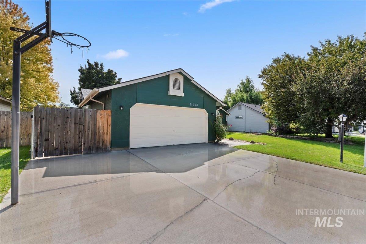 11855 W Dickens Dr, Boise, Idaho 83709, 3 Bedrooms, 2 Bathrooms, Residential For Sale, Price $445,000,MLS 99001431