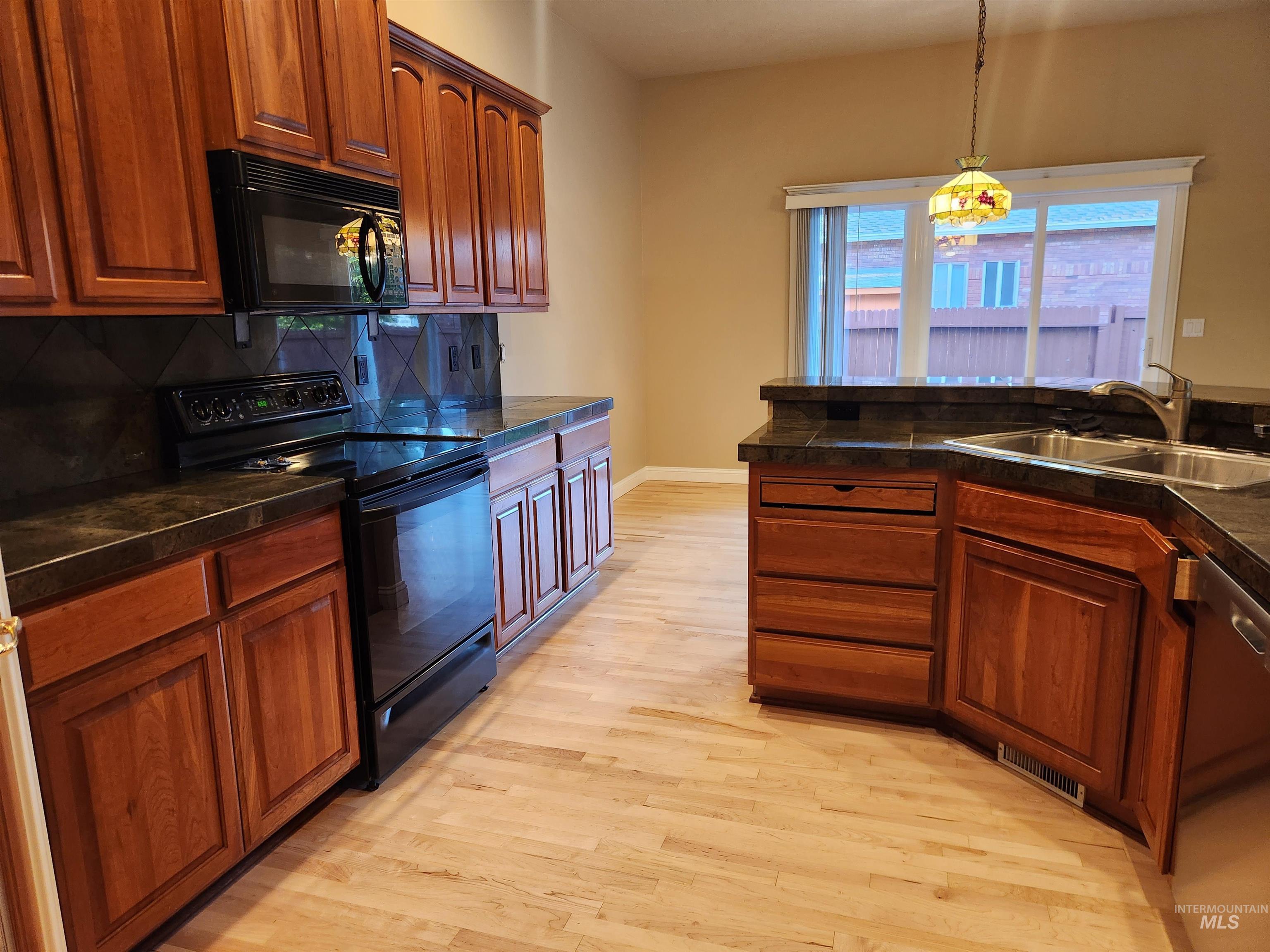 5002 N Brookmeadow, Boise, Idaho 83713, 4 Bedrooms, 2 Bathrooms, Residential For Sale, Price $624,900, 99001435