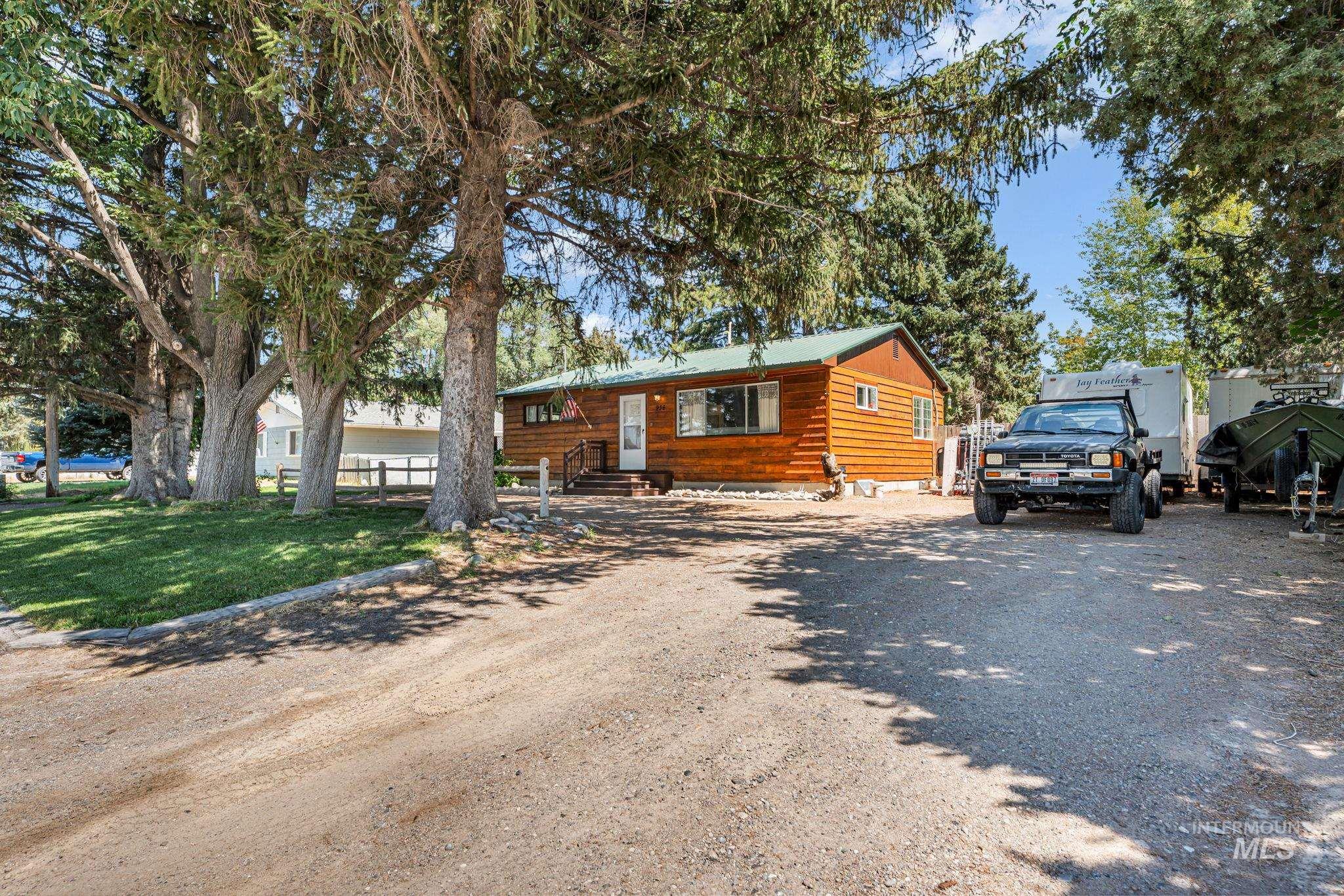 936 S Fillmore St, Jerome, Idaho 83338, 5 Bedrooms, 2 Bathrooms, Residential For Sale, Price $350,000, 99001437