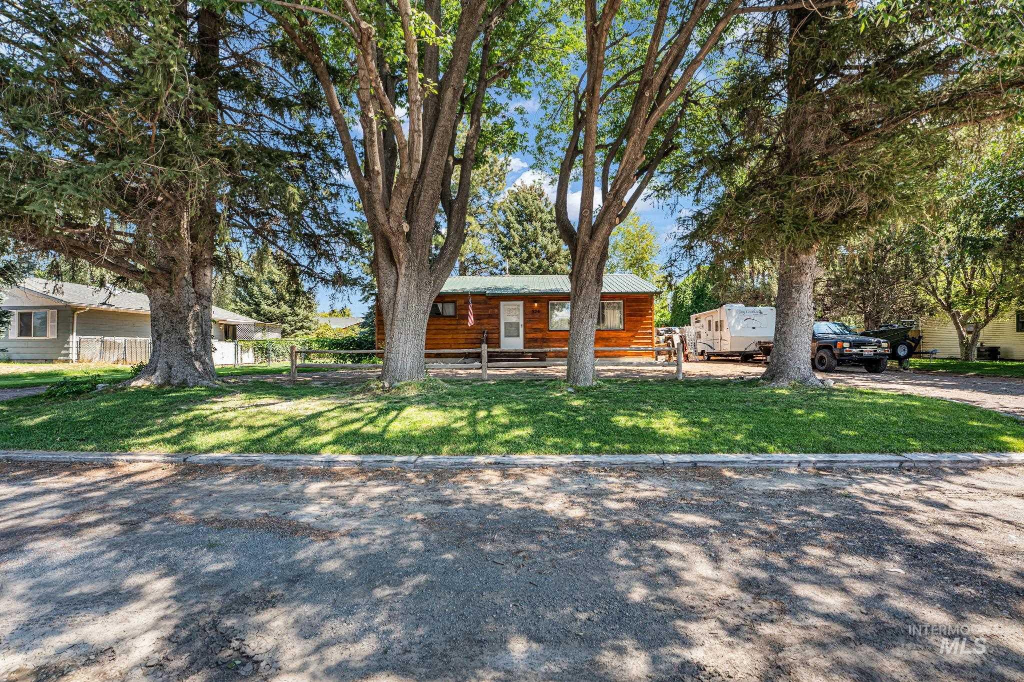 936 S Fillmore St, Jerome, Idaho 83338, 5 Bedrooms, 2 Bathrooms, Residential For Sale, Price $350,000, 99001437