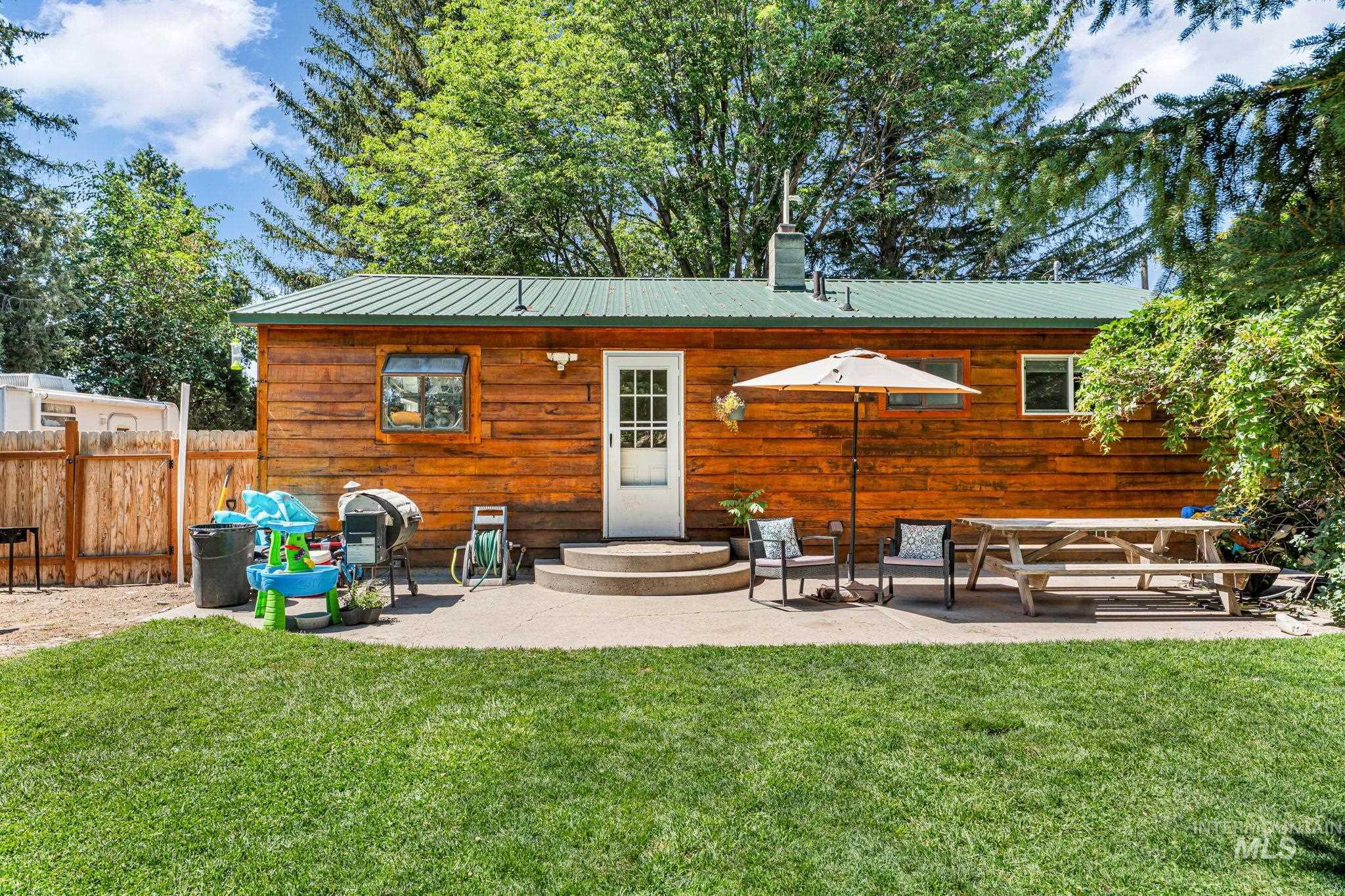 936 S Fillmore St, Jerome, Idaho 83338, 5 Bedrooms, 2 Bathrooms, Residential For Sale, Price $350,000, 99001437