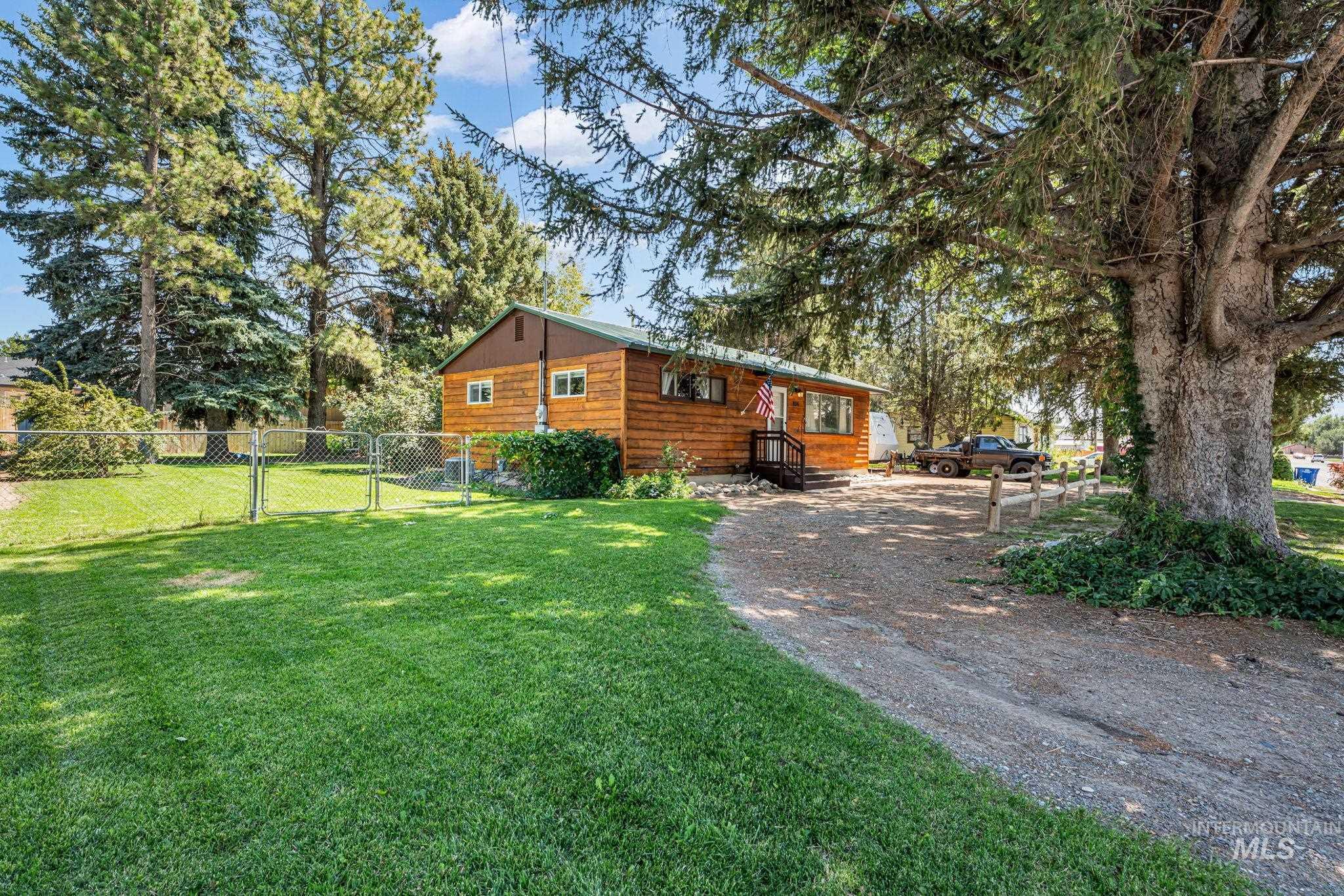 936 S Fillmore St, Jerome, Idaho 83338, 5 Bedrooms, 2 Bathrooms, Residential For Sale, Price $350,000, 99001437