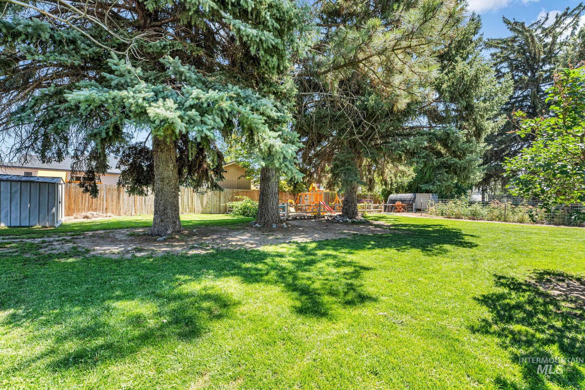 936 S Fillmore St, Jerome, Idaho 83338, 5 Bedrooms, 2 Bathrooms, Residential For Sale, Price $350,000, 99001437