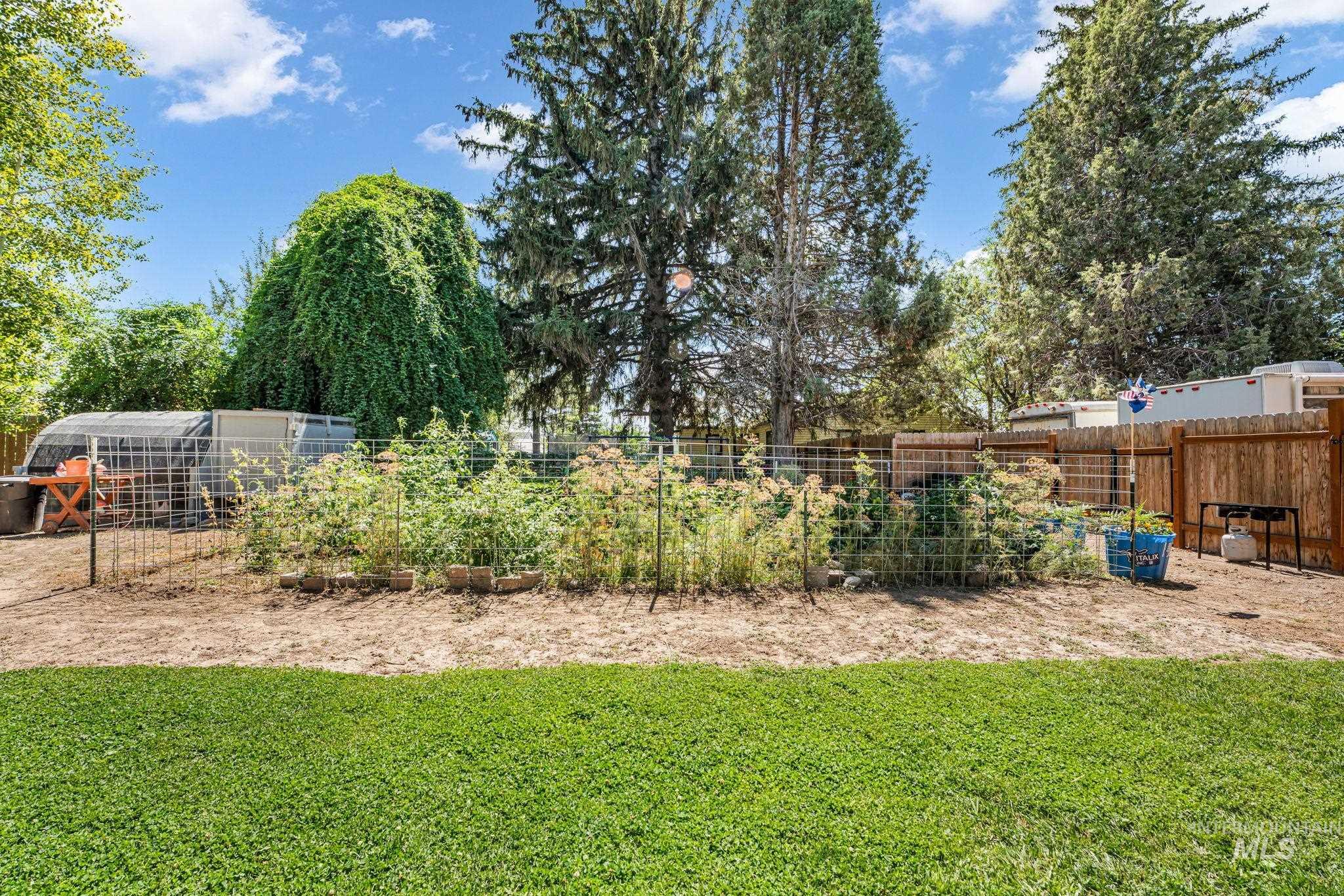 936 S Fillmore St, Jerome, Idaho 83338, 5 Bedrooms, 2 Bathrooms, Residential For Sale, Price $350,000, 99001437