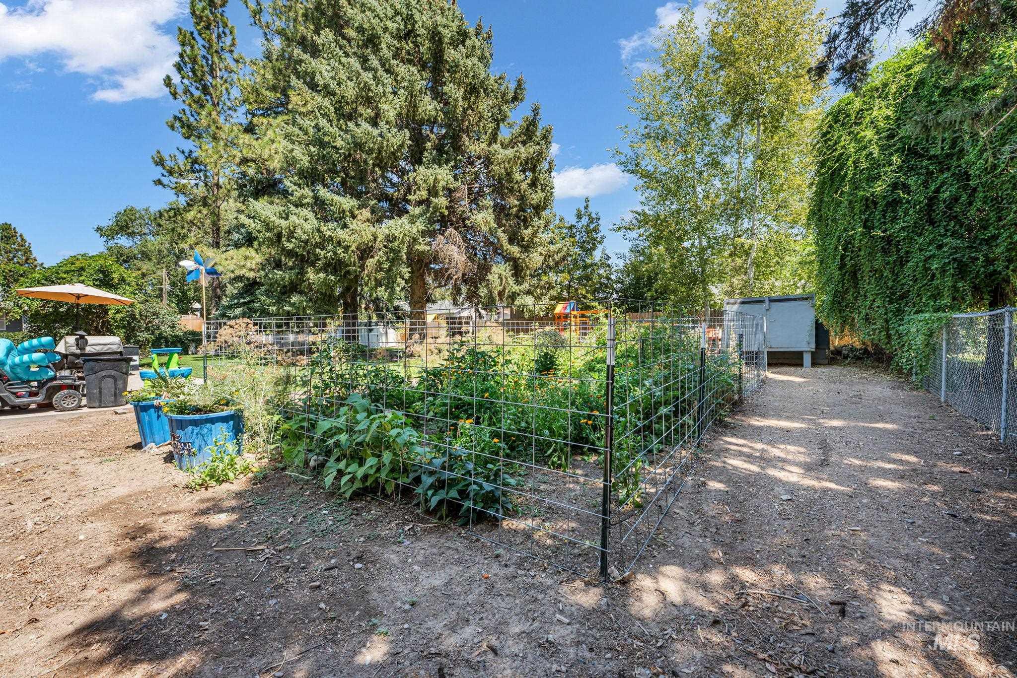 936 S Fillmore St, Jerome, Idaho 83338, 5 Bedrooms, 2 Bathrooms, Residential For Sale, Price $350,000, 99001437