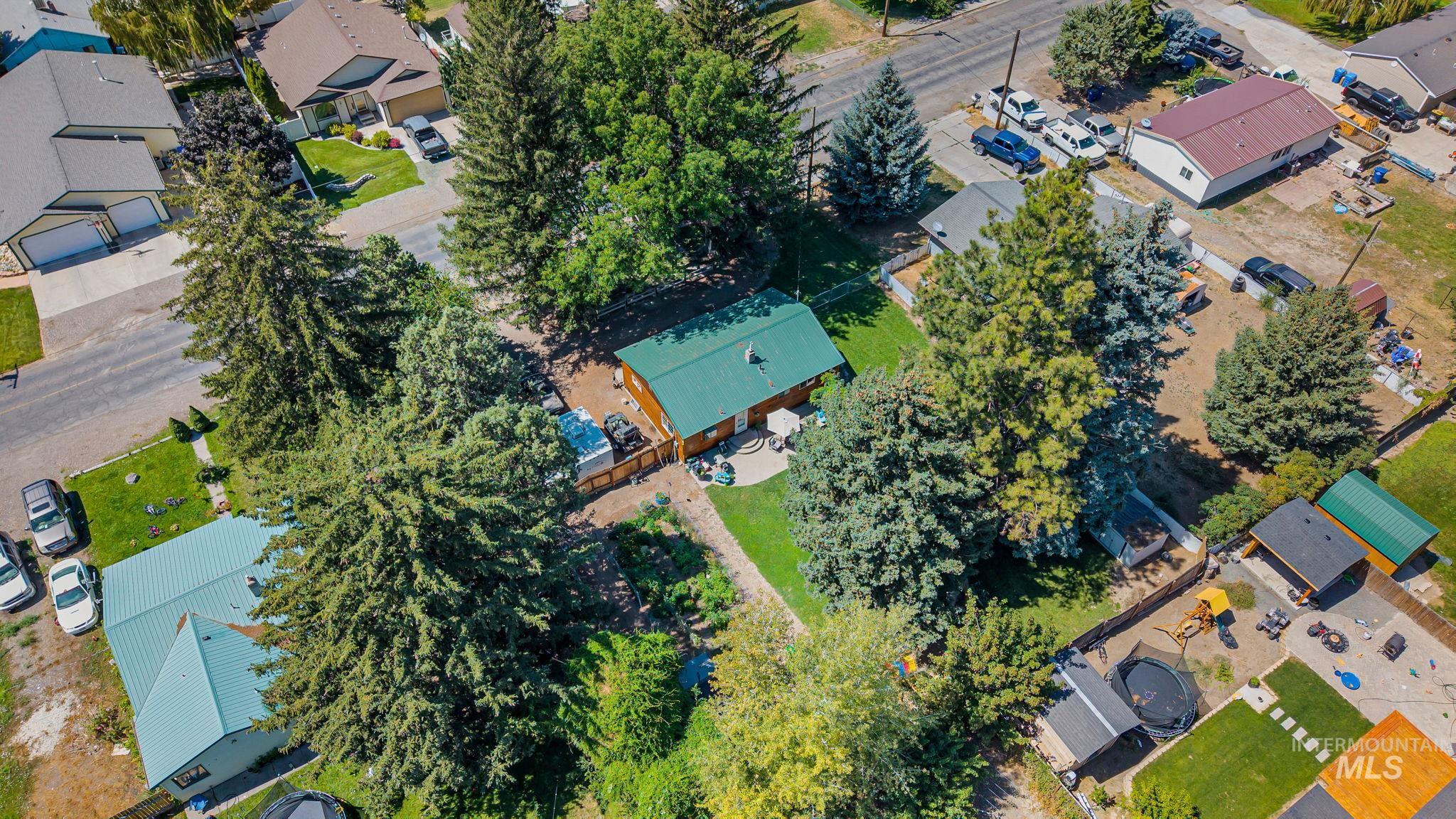936 S Fillmore St, Jerome, Idaho 83338, 5 Bedrooms, 2 Bathrooms, Residential For Sale, Price $350,000, 99001437
