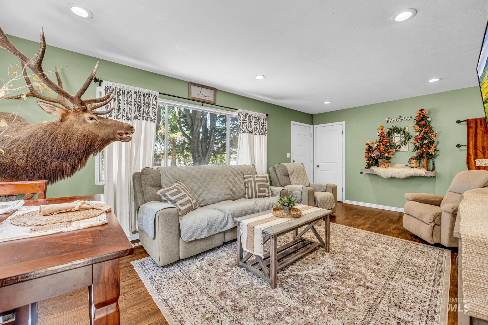 936 S Fillmore St, Jerome, Idaho 83338, 5 Bedrooms, 2 Bathrooms, Residential For Sale, Price $350,000, 99001437