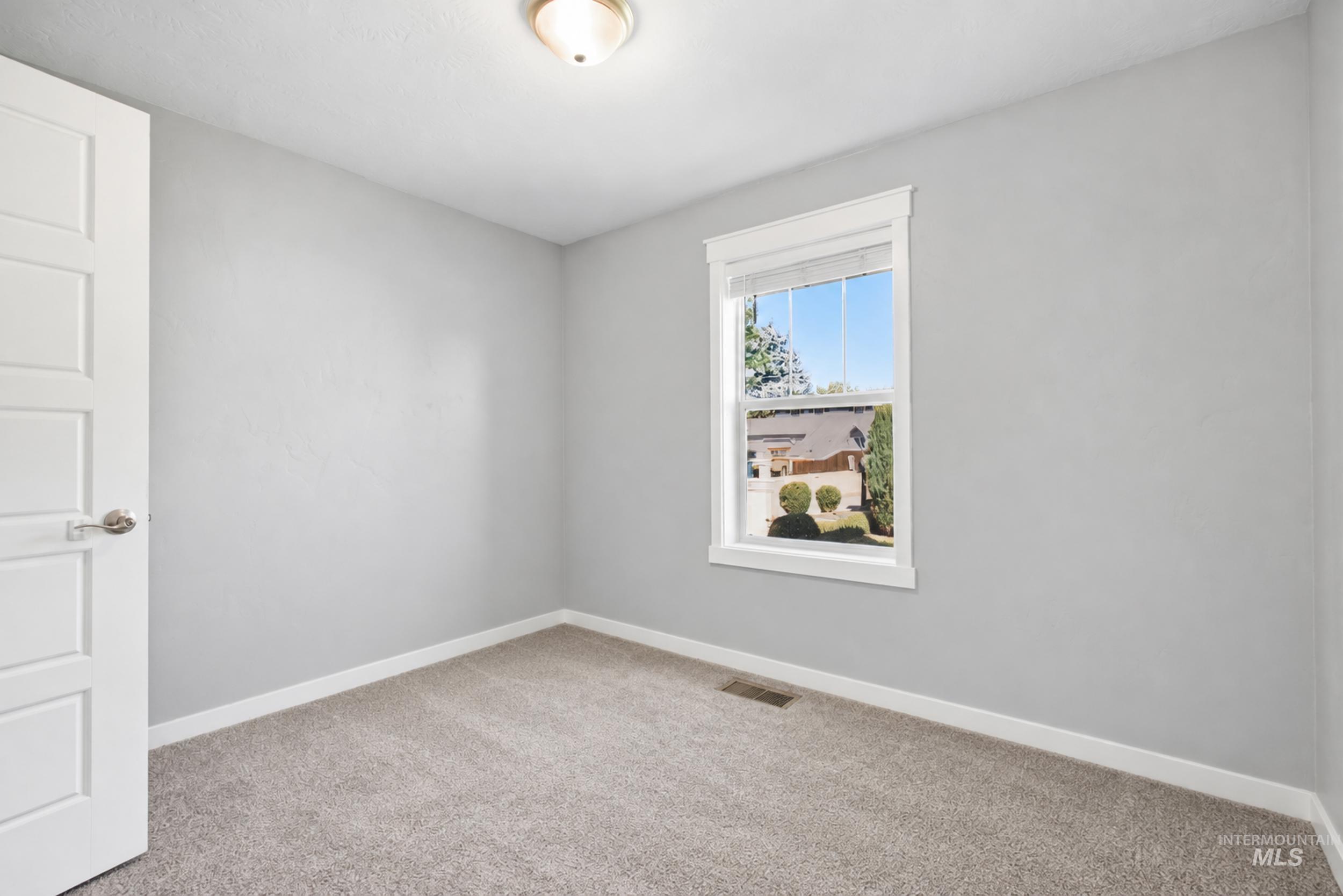 219 High Street, Nampa, Idaho 83651, 3 Bedrooms, 2 Bathrooms, Residential For Sale, Price $365,000,MLS 99001441