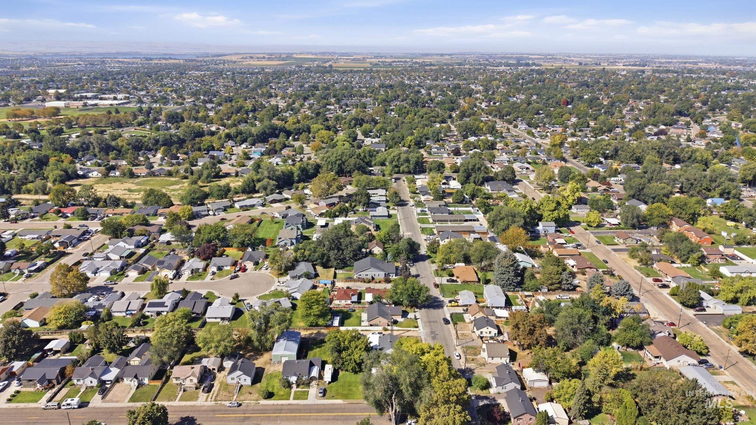 219 High Street, Nampa, Idaho 83651, 3 Bedrooms, 2 Bathrooms, Residential For Sale, Price $365,000,MLS 99001441