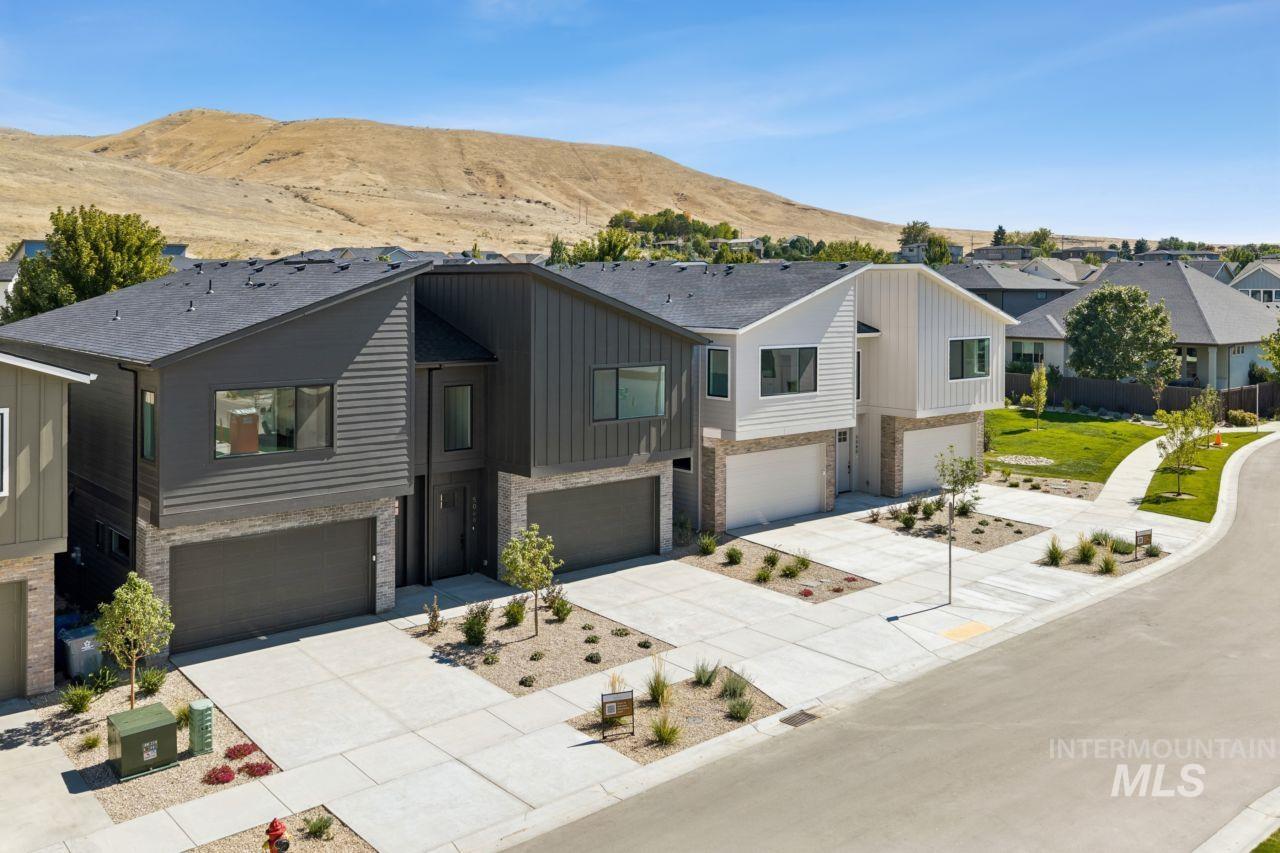5050 S Brian Ave, Boise, Idaho 83716, 3 Bedrooms, 2.5 Bathrooms, Residential For Sale, Price $637,775,MLS 99001442