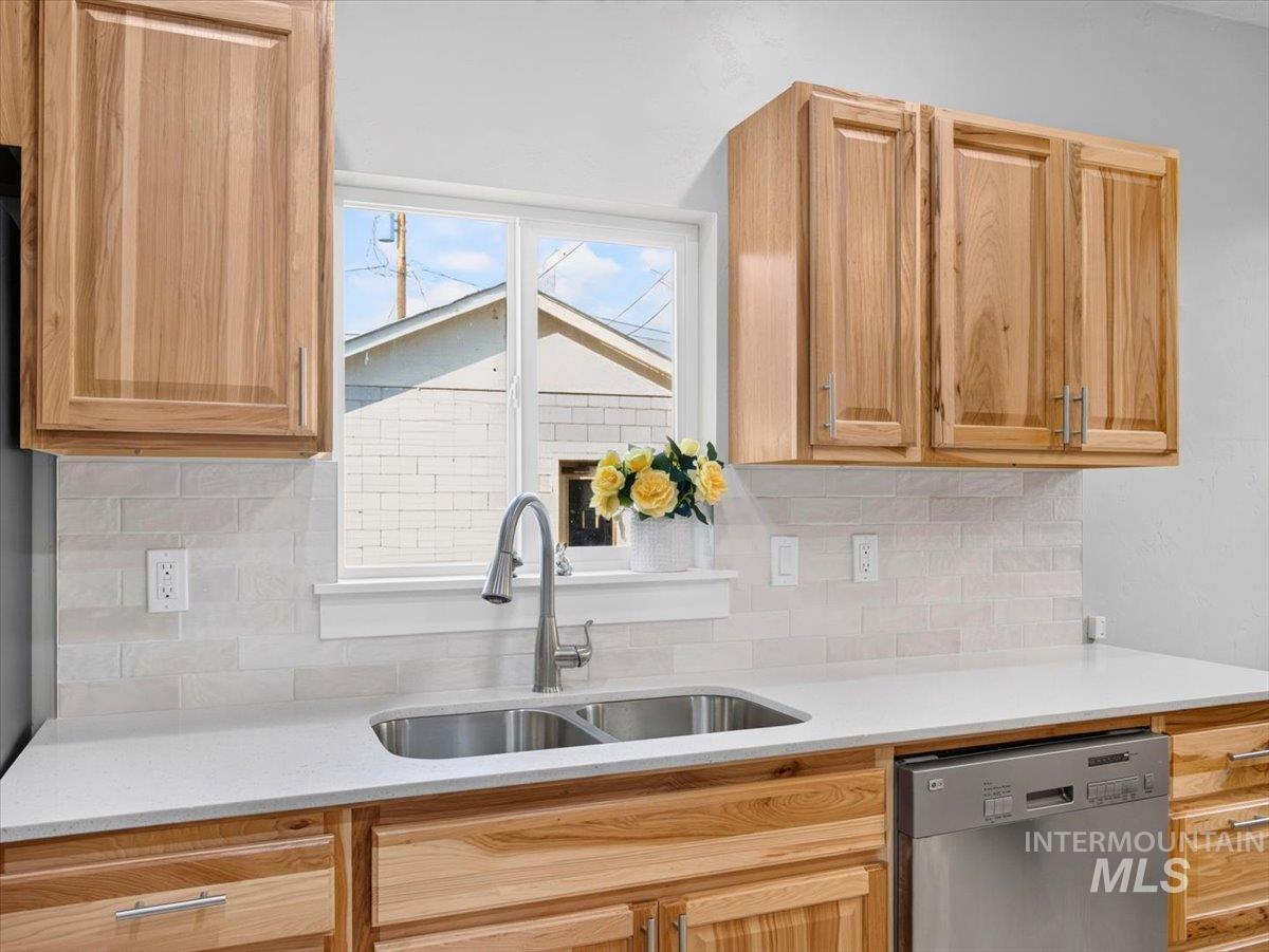 518 E Court Street, Weiser, Idaho 83672, 3 Bedrooms, 2 Bathrooms, Residential For Sale, Price $315,000,MLS 99001472
