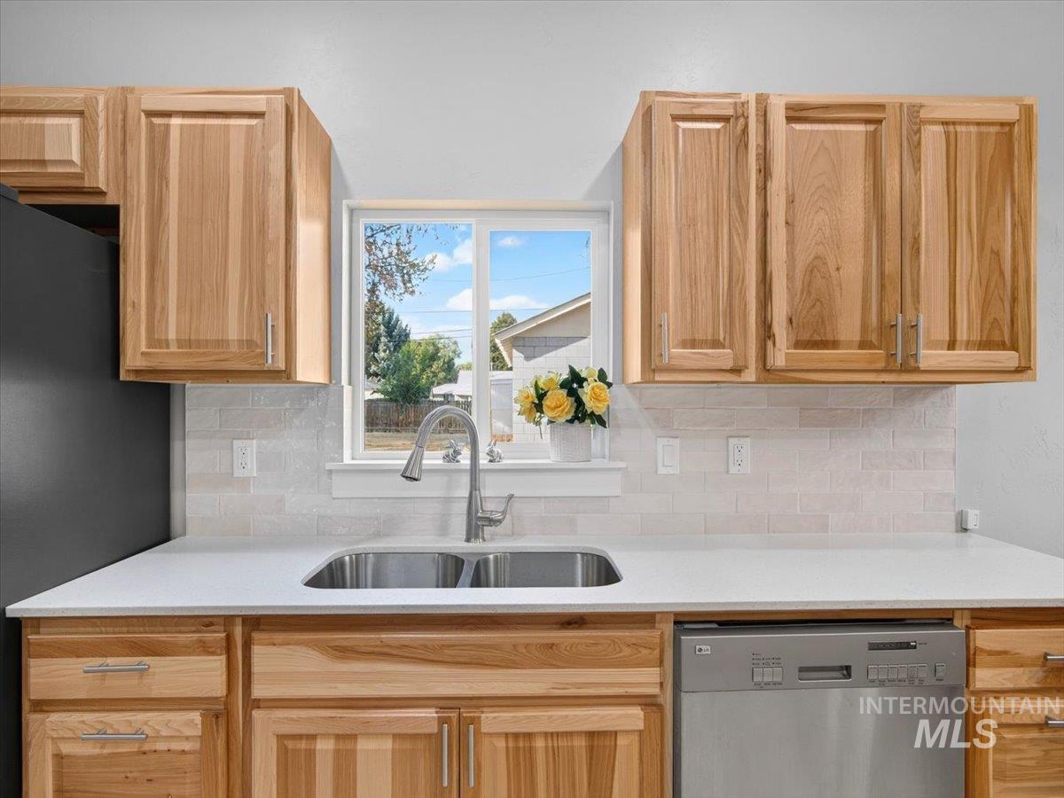 518 E Court Street, Weiser, Idaho 83672, 3 Bedrooms, 2 Bathrooms, Residential For Sale, Price $315,000,MLS 99001472