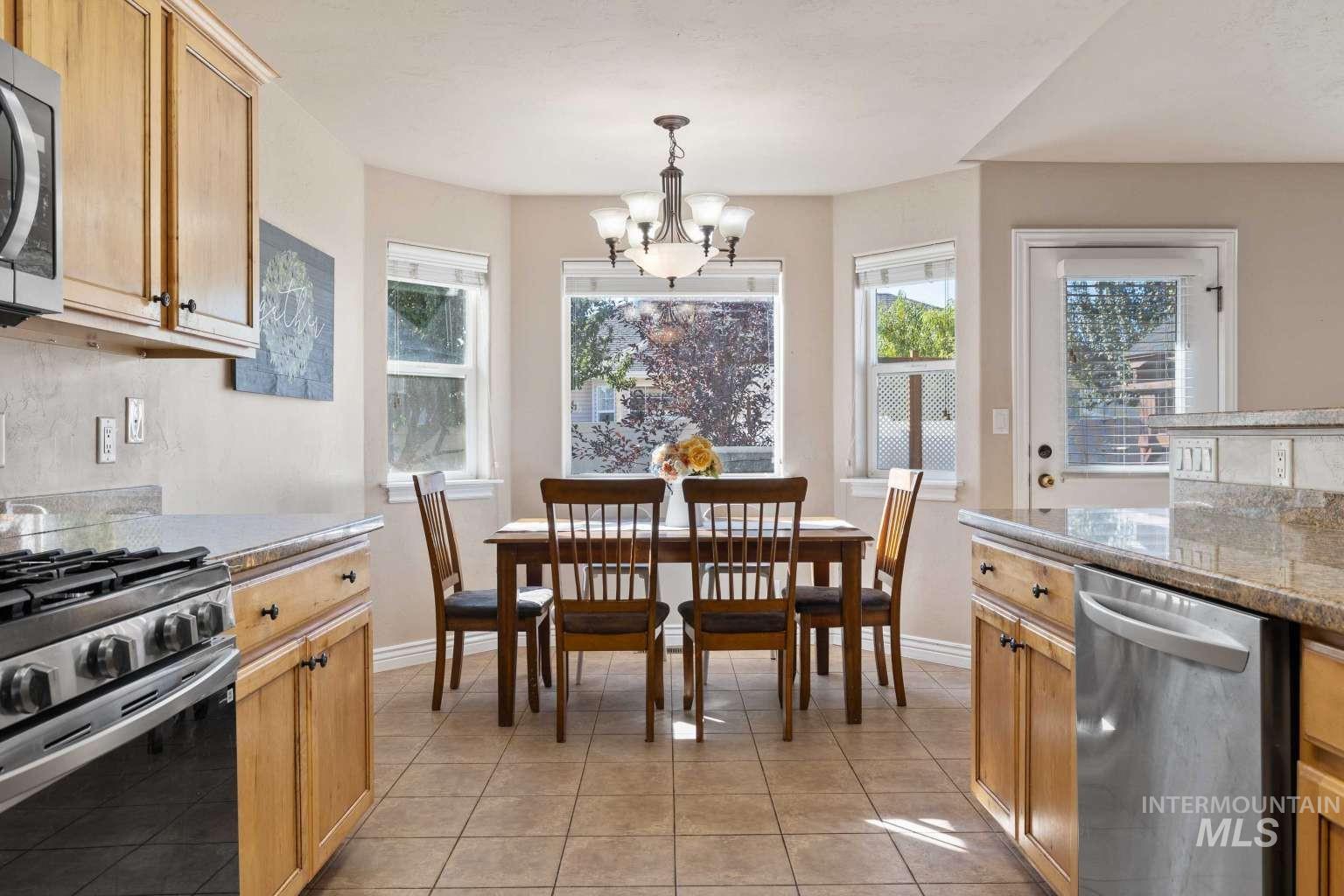 2662 Joshua Way, Twin Falls, Idaho 83301, 3 Bedrooms, 3 Bathrooms, Residential For Sale, Price $490,000,MLS 99001474