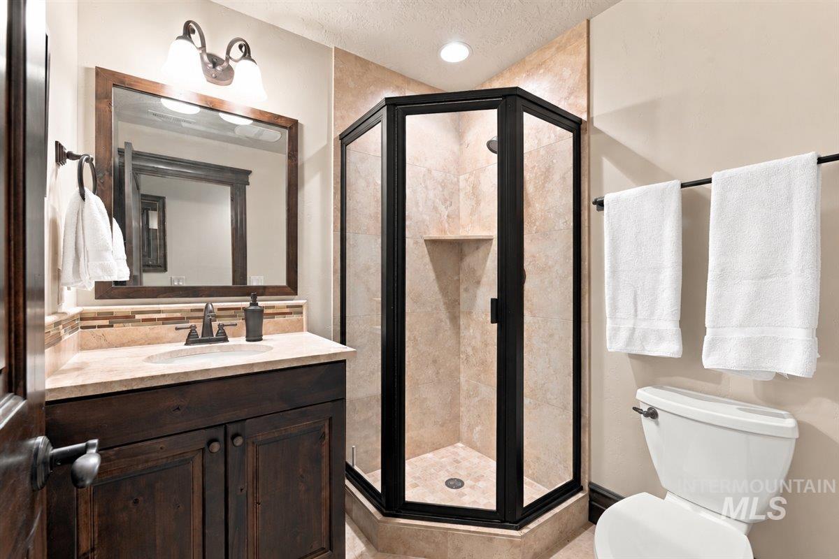 986 W Cherry Bello Dr, Eagle, Idaho 83616, 4 Bedrooms, 3.5 Bathrooms, Residential For Sale, Price $1,299,990,MLS 99001481