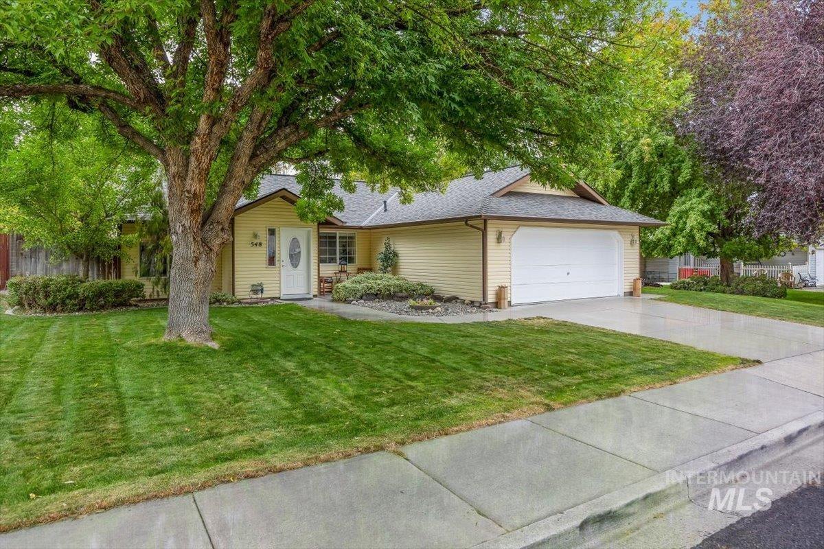 548 Elizabeth Park Drive, Twin Falls, Idaho 83301, 3 Bedrooms, 2 Bathrooms, Residential For Sale, Price $389,900,MLS 99001482