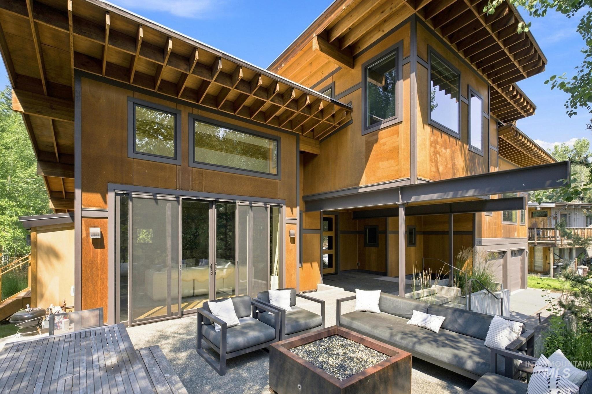 202 Broadway Blvd, Ketchum, Idaho 83340, 5 Bedrooms, 5 Bathrooms, Residential For Sale, Price $4,850,000,MLS 99001483