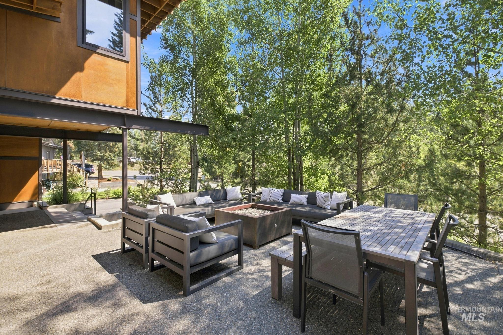 202 Broadway Blvd, Ketchum, Idaho 83340, 5 Bedrooms, 5 Bathrooms, Residential For Sale, Price $4,850,000,MLS 99001483
