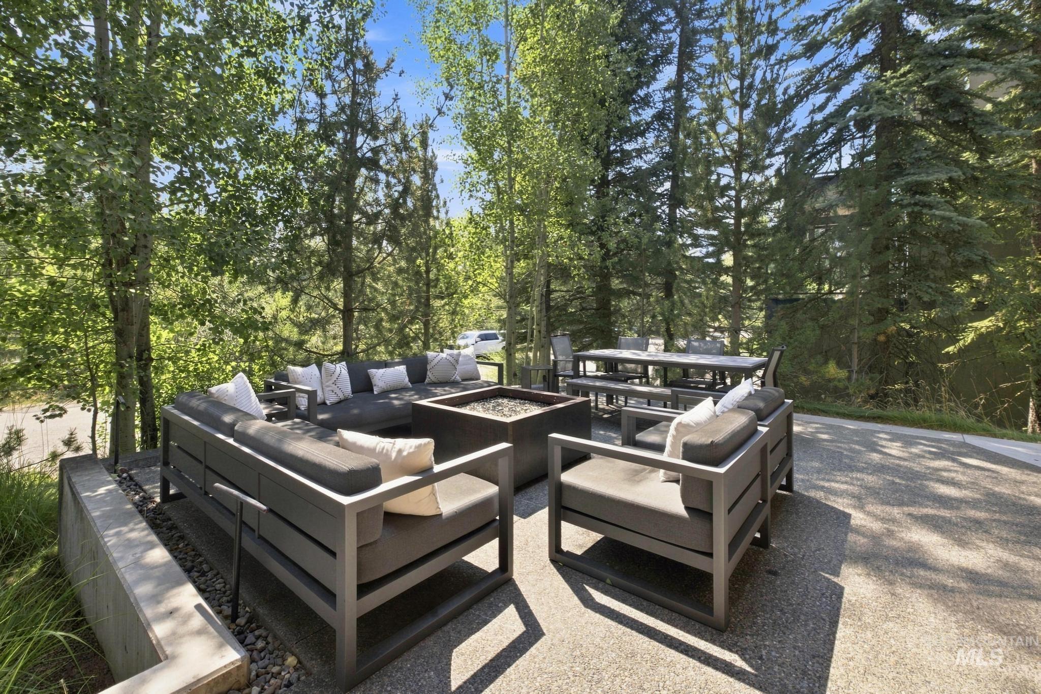 202 Broadway Blvd, Ketchum, Idaho 83340, 5 Bedrooms, 5 Bathrooms, Residential For Sale, Price $4,850,000,MLS 99001483
